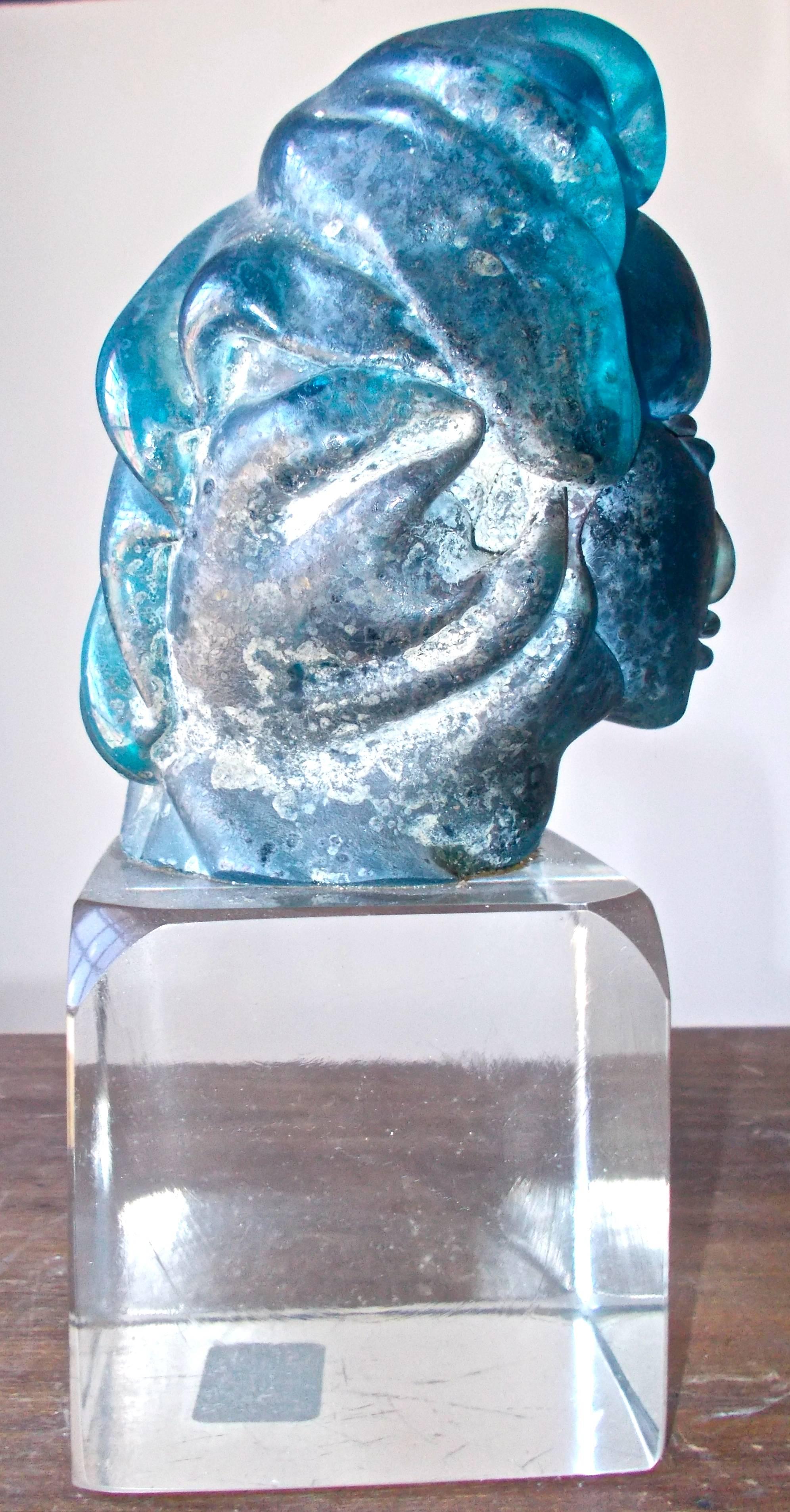 Alfredo Barbini 'Attributed' Iridized Blue Glass Sculpture In Good Condition For Sale In Sharon, CT