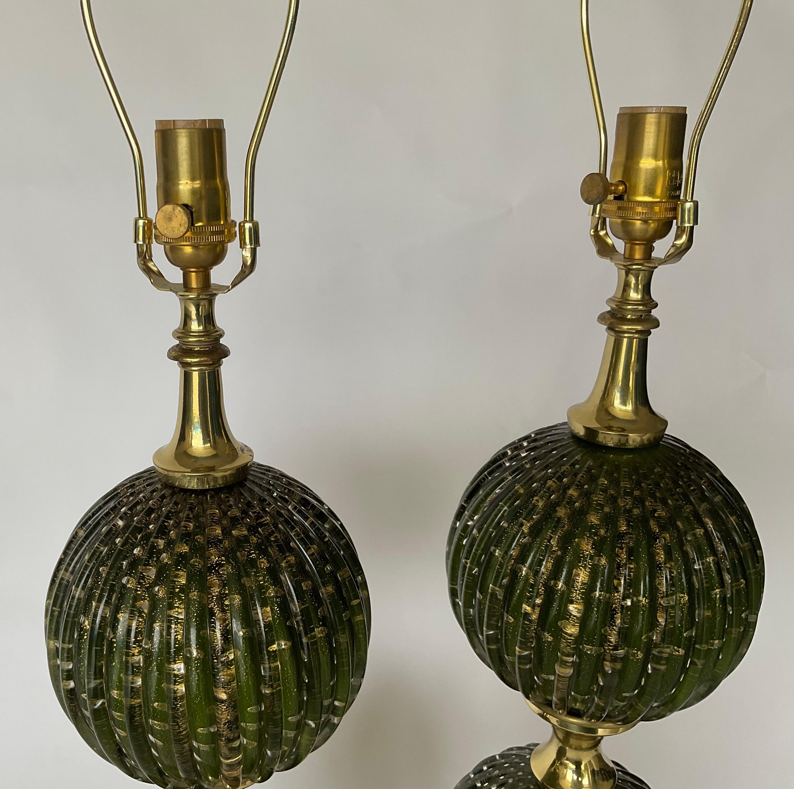 Mid-20th Century Alfredo Barbini Attributed Murano PAIR green glass with gold bubbles lamps 