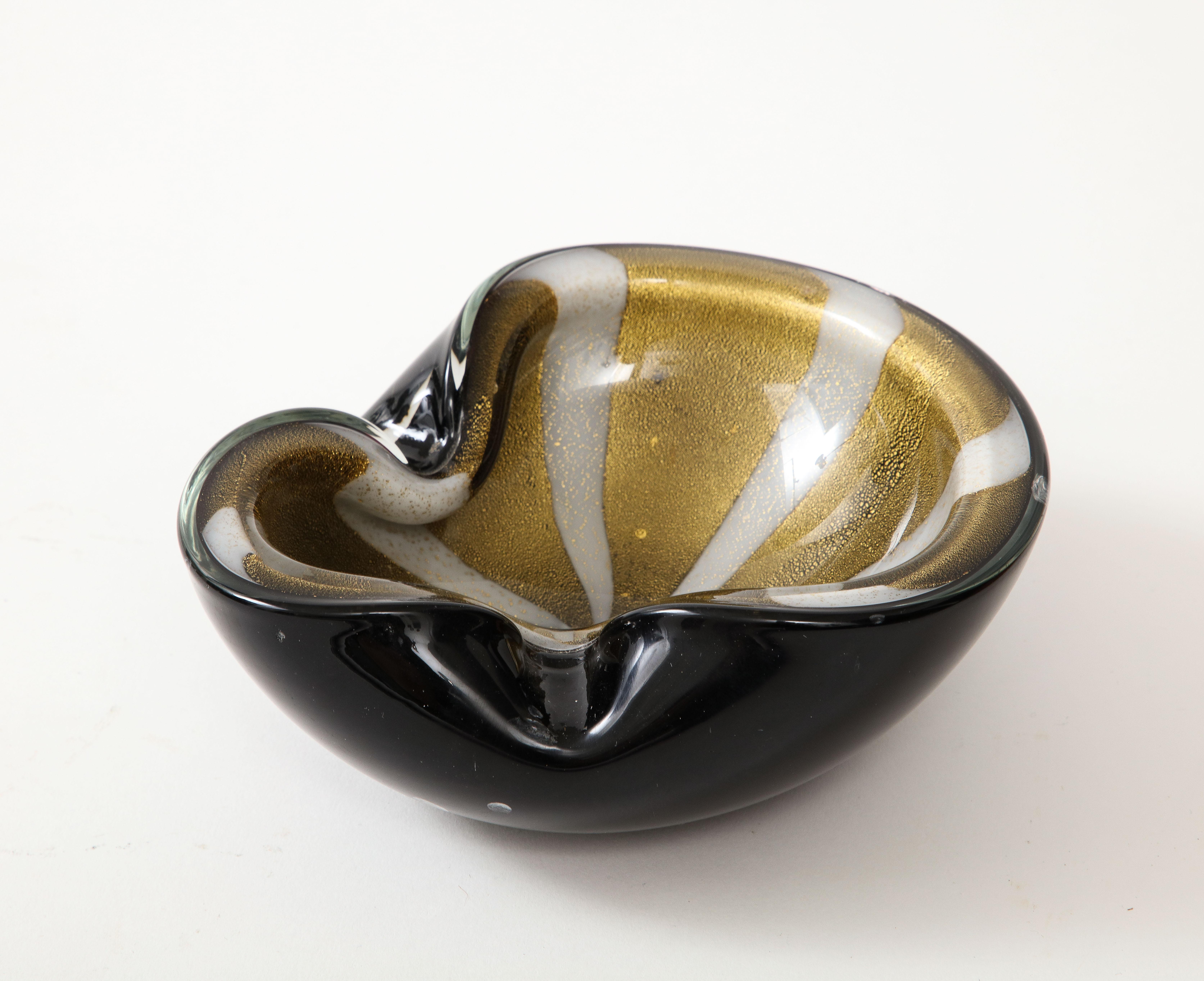 Schwarzes, goldfarbenes Muranoglasgefäß von Alfredo Barbini (Handgefertigt) im Angebot