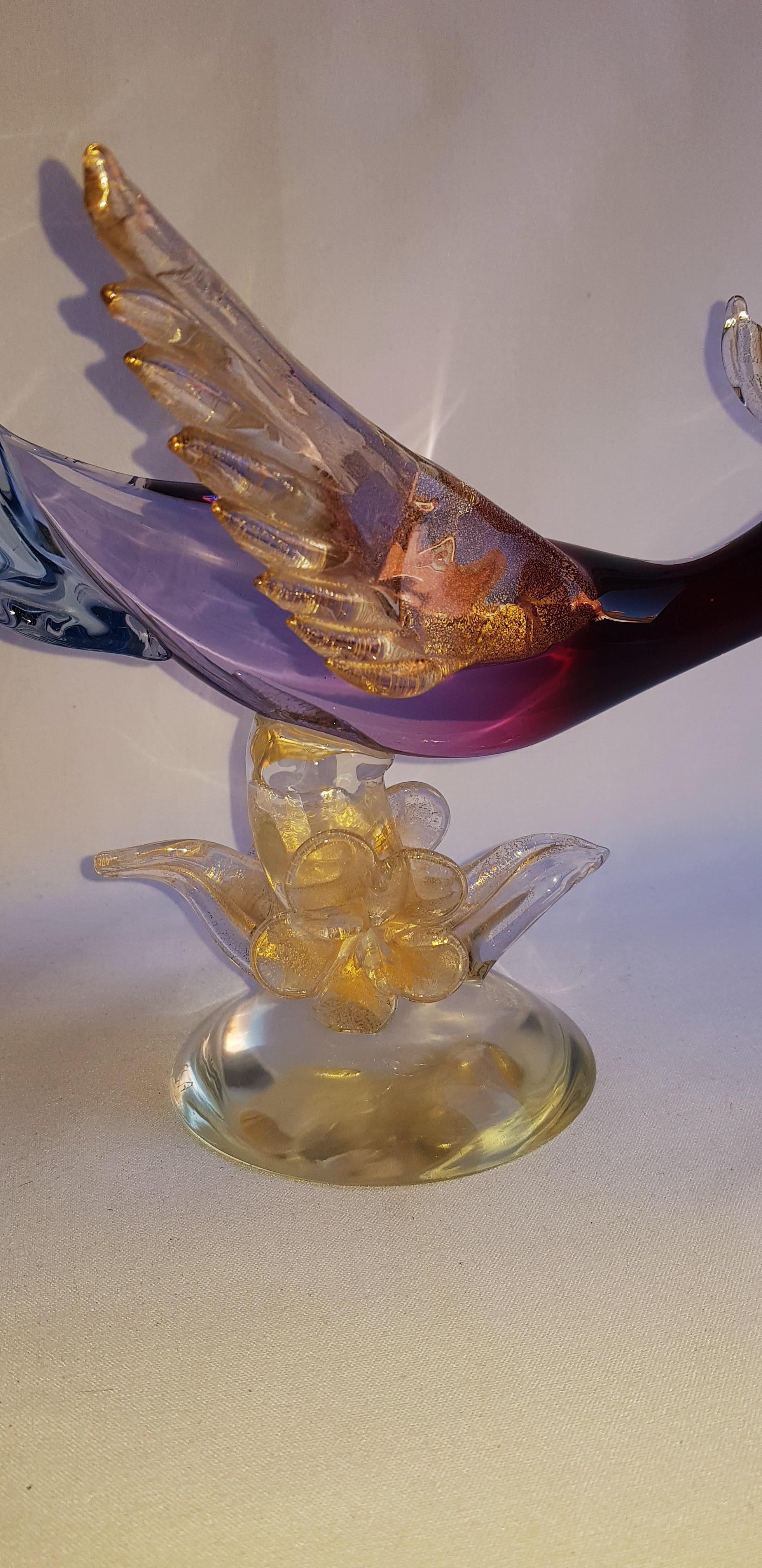 Italian Alfredo Barbini for Cenedese Antique Murano Glass Bird with Gold Leaf For Sale