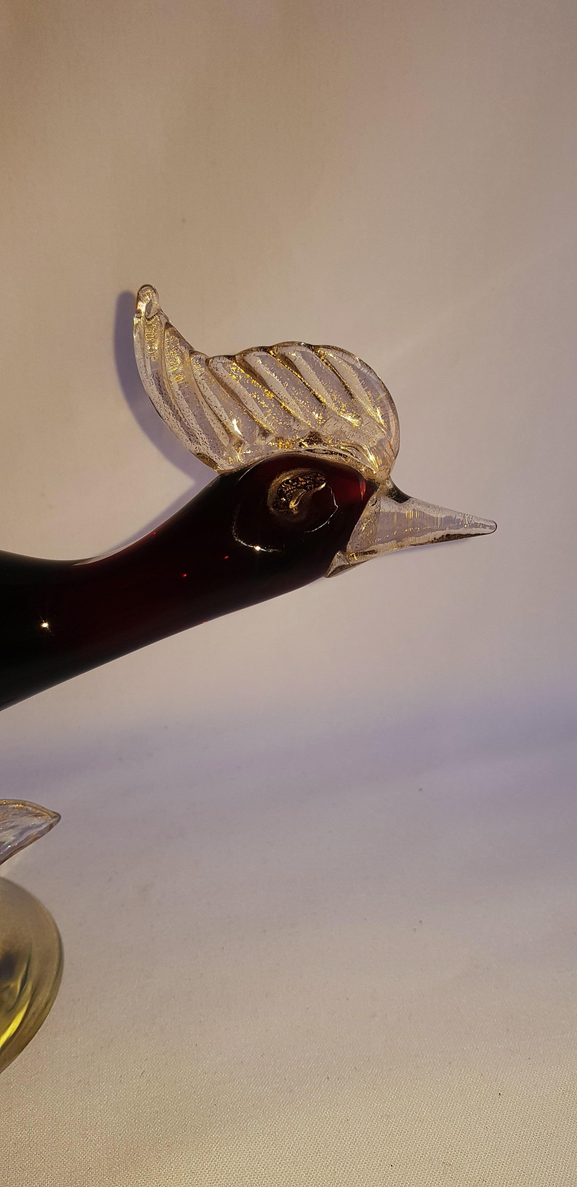 Hand-Crafted Alfredo Barbini for Cenedese Antique Murano Glass Bird with Gold Leaf For Sale