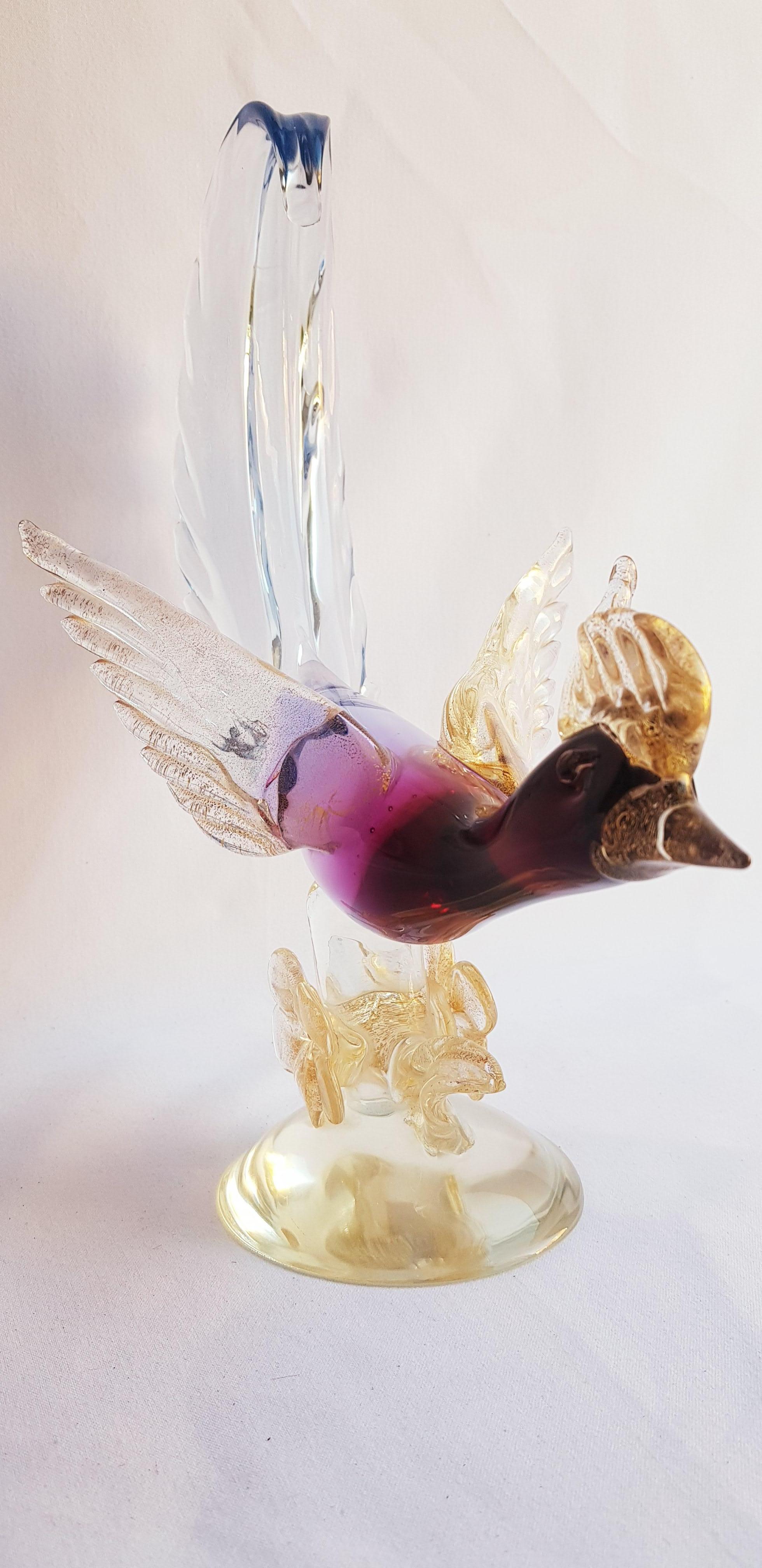 Alfredo Barbini for Cenedese Antique Murano Glass Bird with Gold Leaf In Excellent Condition For Sale In Grantham, GB
