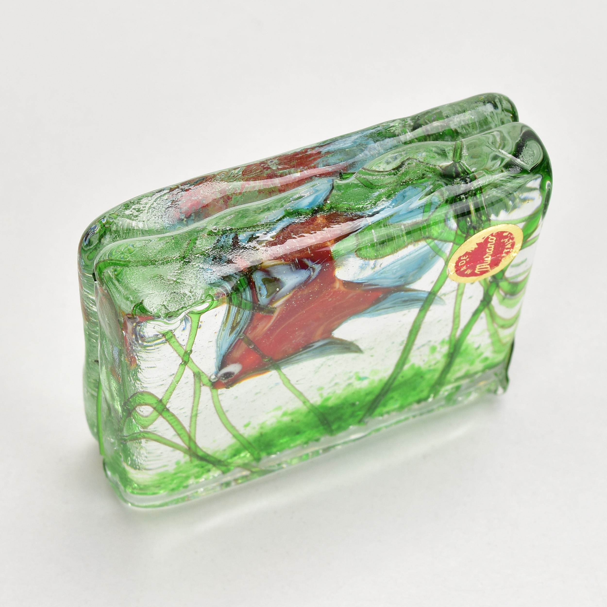 Milieu du XXe siècle Alfredo Barbini for Cenedese Murano Glass Aquarium Sculpture Presse-papiers en vente