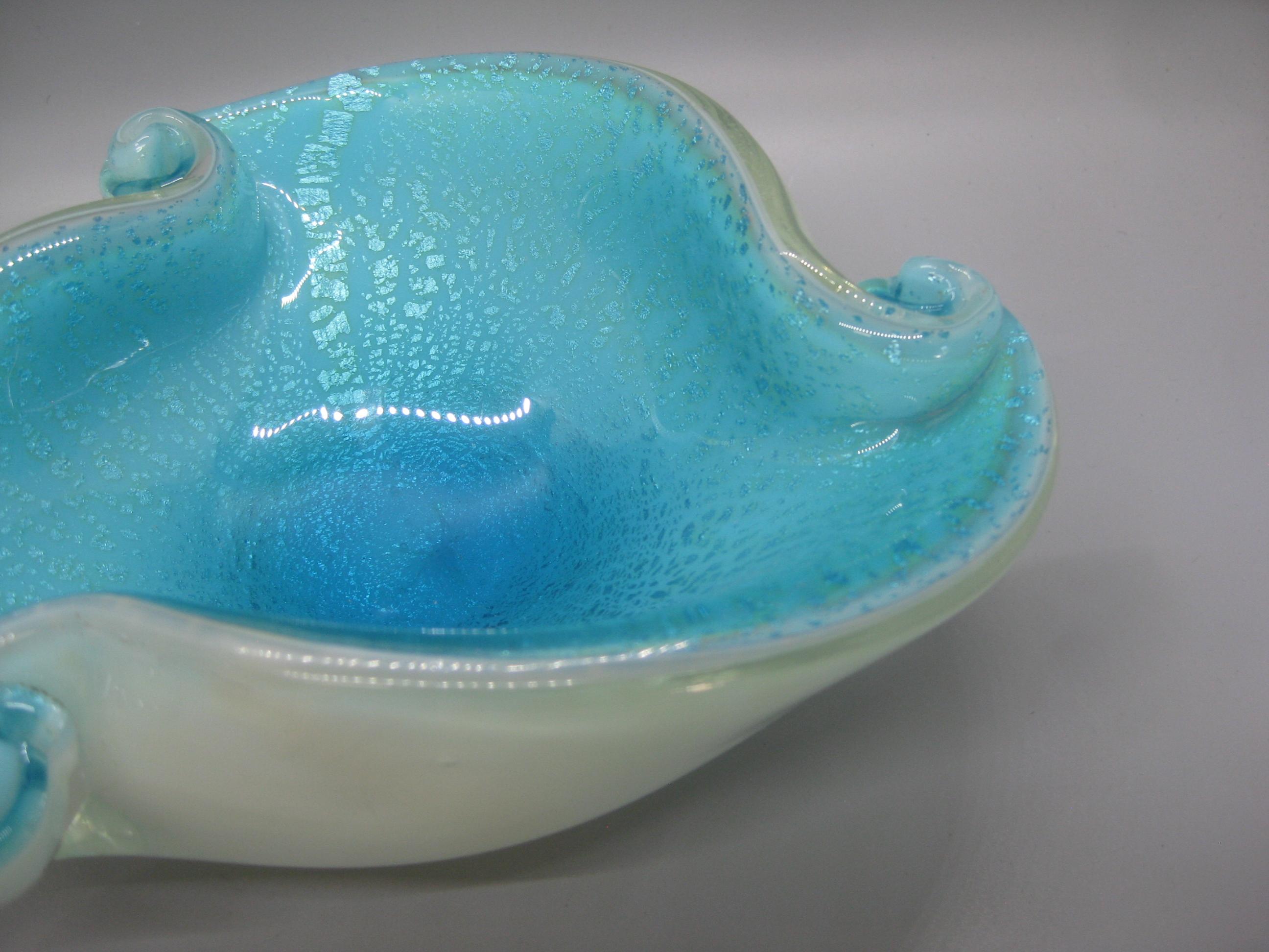 Alfredo Barbini for Murano Art Glass Silver Fleck Blue & White Dish Bowl Italy For Sale 6