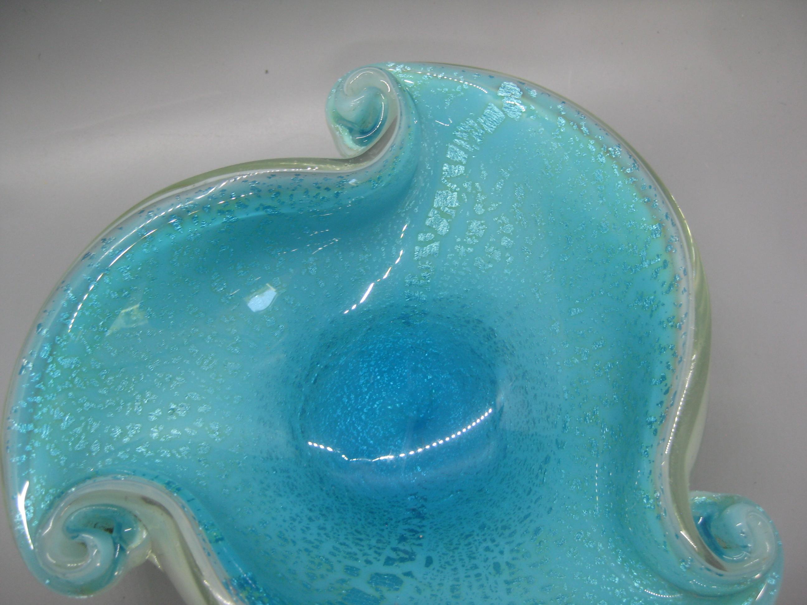 Alfredo Barbini for Murano Art Glass Silver Fleck Blue & White Dish Bowl Italy For Sale 1