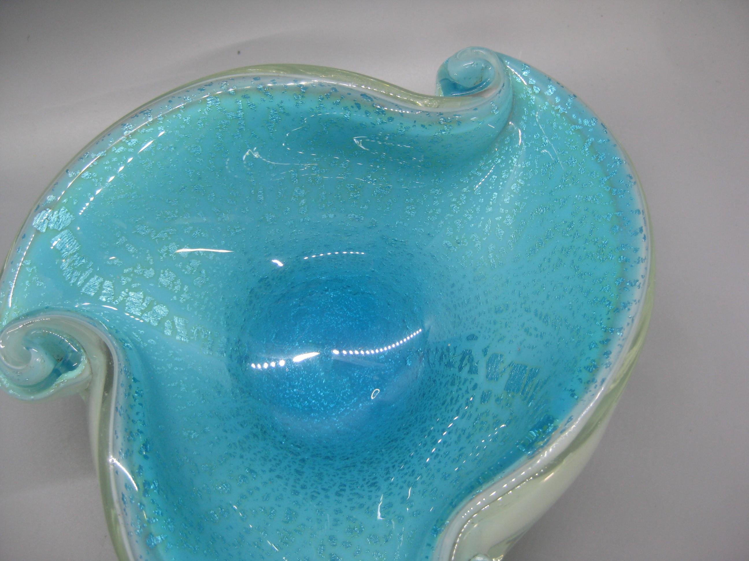 Alfredo Barbini for Murano Art Glass Silver Fleck Blue & White Dish Bowl Italy For Sale 2