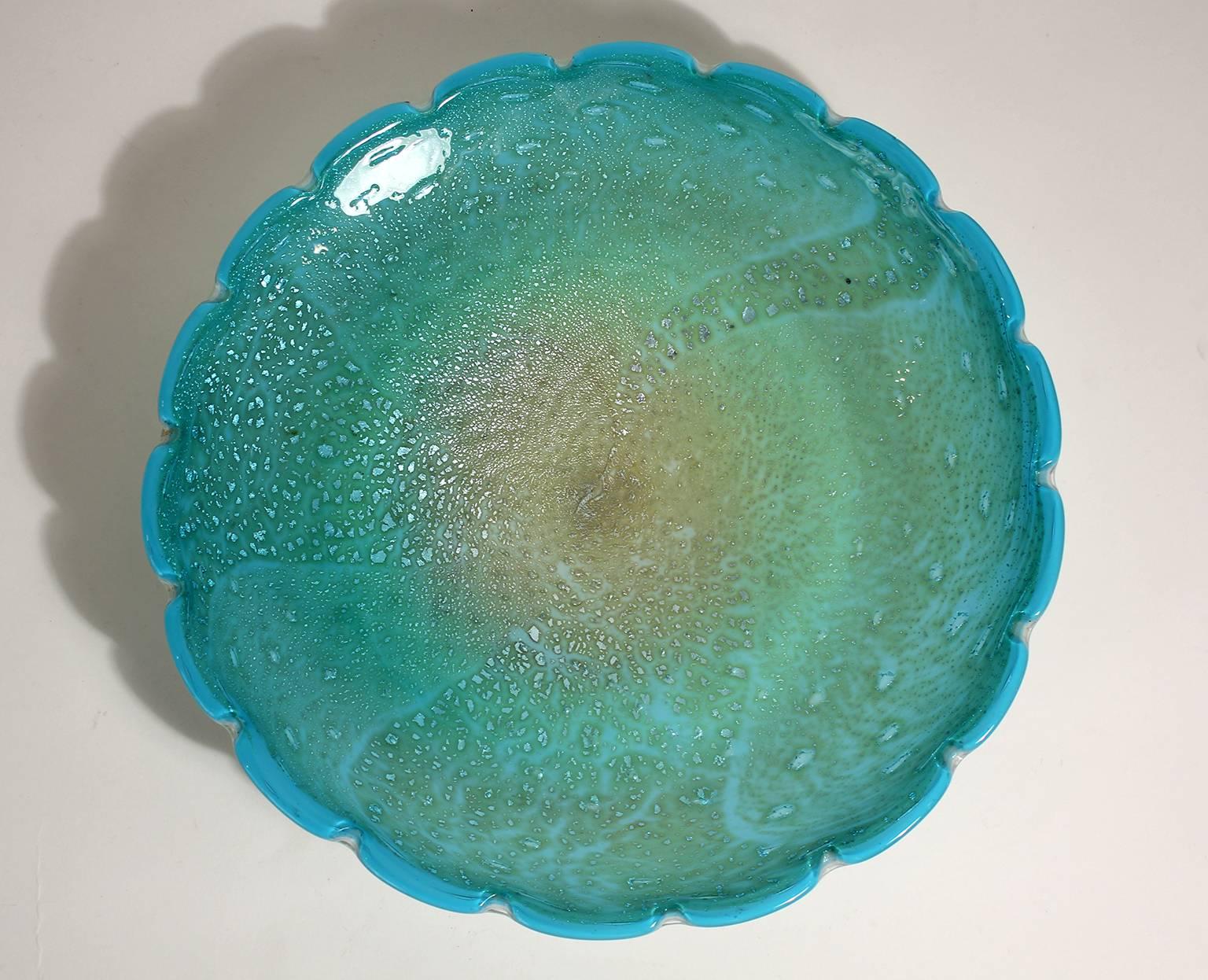 Alfredo Barbini for Murano Art Glass Sky Blue and Gold Centerpiece Dish Bowl In Excellent Condition For Sale In San Diego, CA