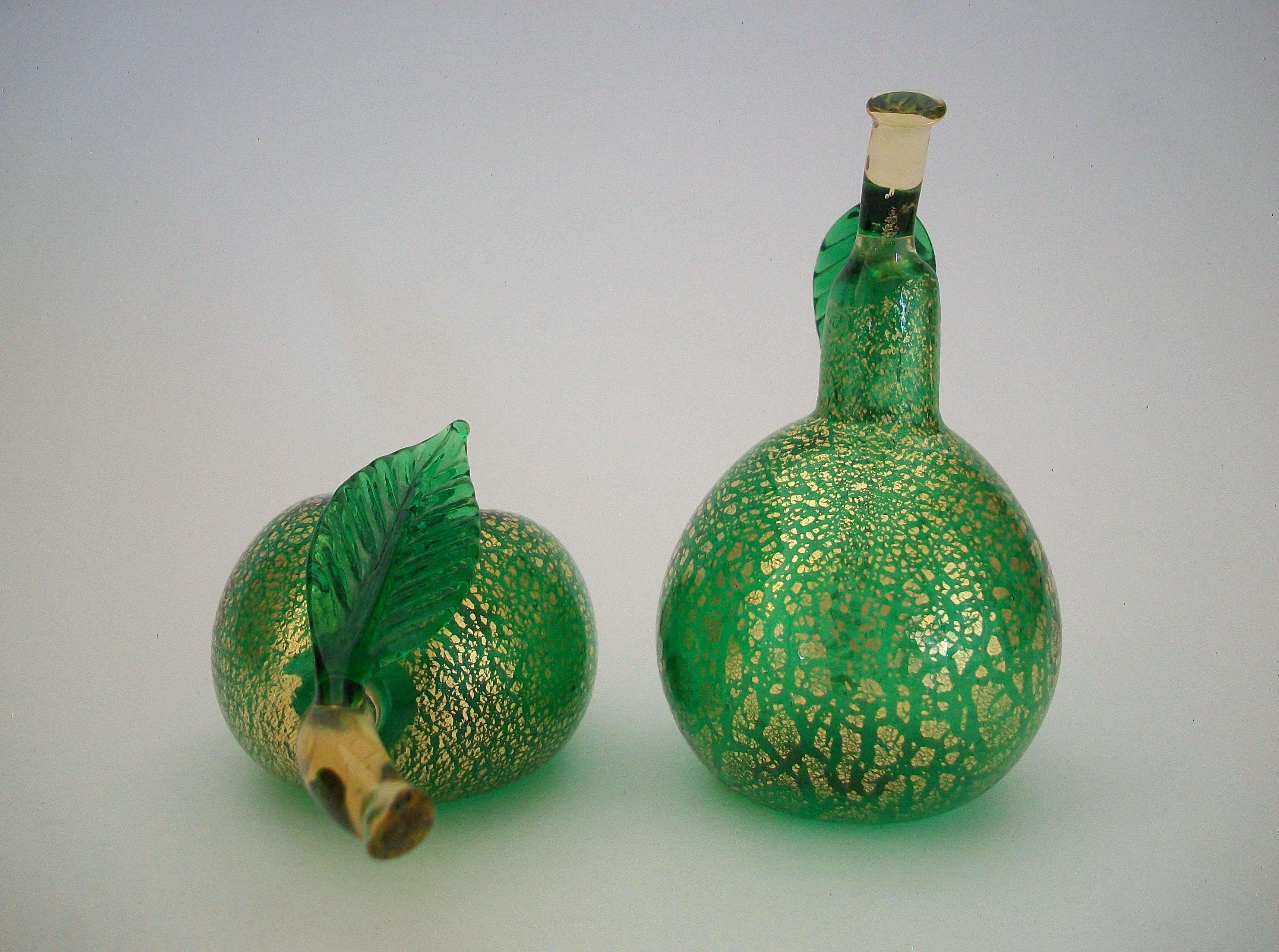 ALFREDO BARBINI - Green & Gold Murano Glass Lemon & Pear - Italy - Circa 1960's For Sale 1