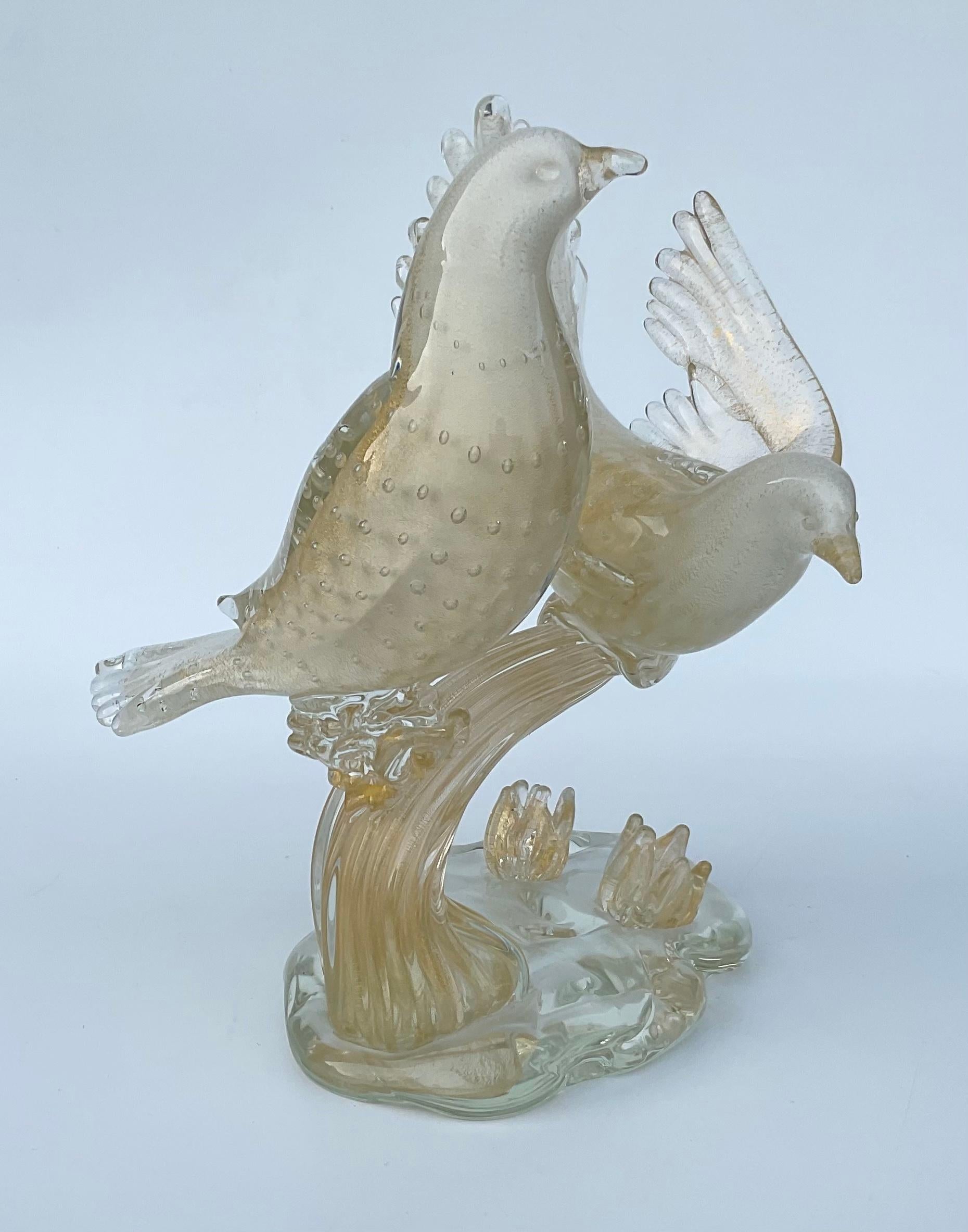 Mid-Century Modern Alfredo Barbini Murano Art Glass Double Bird Sculpture in White and Gold Bubbles