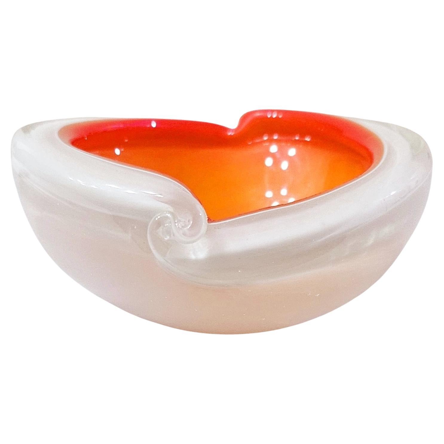 Alfredo Barbini Murano Cased Glass Bowl, Shell Motif For Sale
