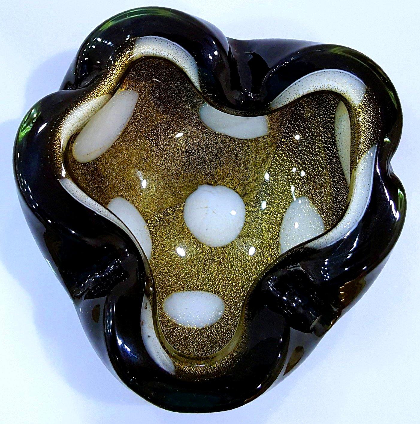 Alfredo Barbini Cuenco/Cenicero de cristal de Murano, negro con pentoni y polveri dorados Italiano en venta
