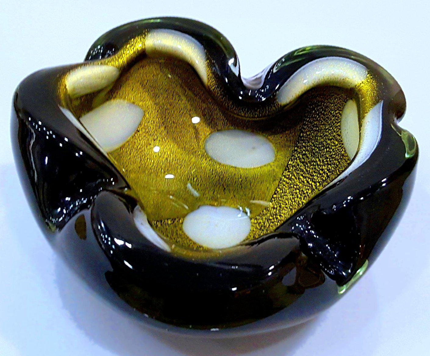 Alfredo Barbini Cuenco/Cenicero de cristal de Murano, negro con pentoni y polveri dorados en Bueno estado para la venta en Warrenton, OR