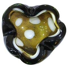 Alfredo Barbini Cuenco/Cenicero de cristal de Murano, negro con pentoni y polveri dorados