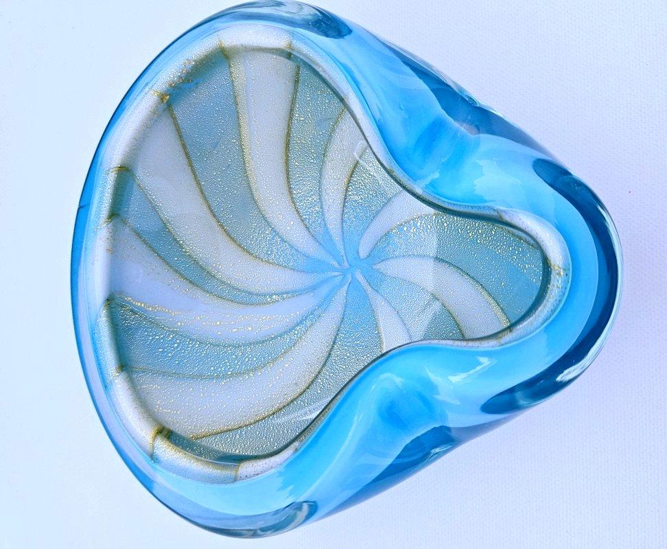 XX secolo Ciotola in vetro di Murano di Alfredo Barbini, Blu con foglie d'oro/Polveri, Tenda del circo in vendita