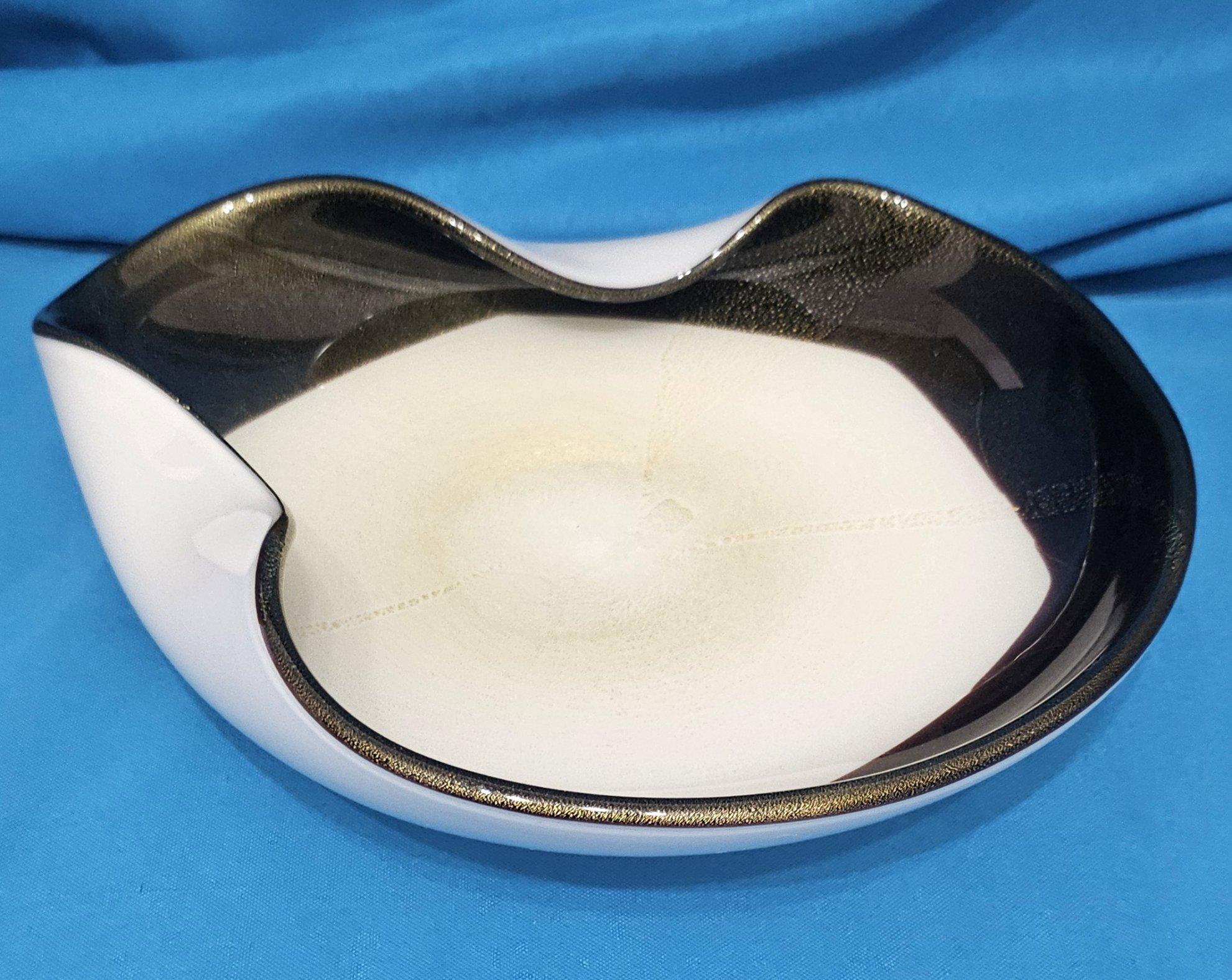 20ième siècle Alfredo Barbini Murano Glass Bowl / Dish with Gold, Large, Rare / Hard to Find en vente