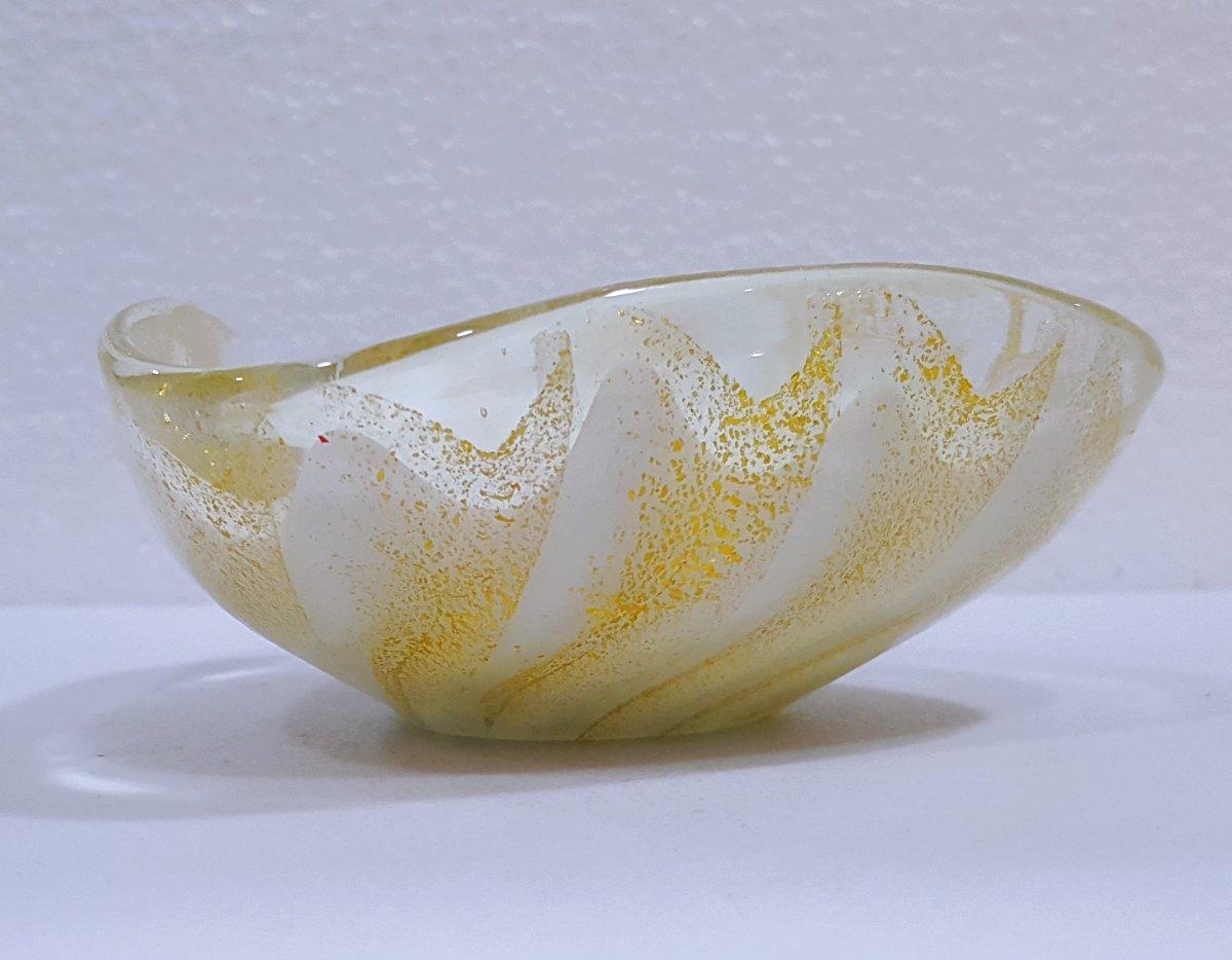 Alfredo Barbini Murano Glass Bowl, Lattimo with Gold Polveri - vintage For Sale 4