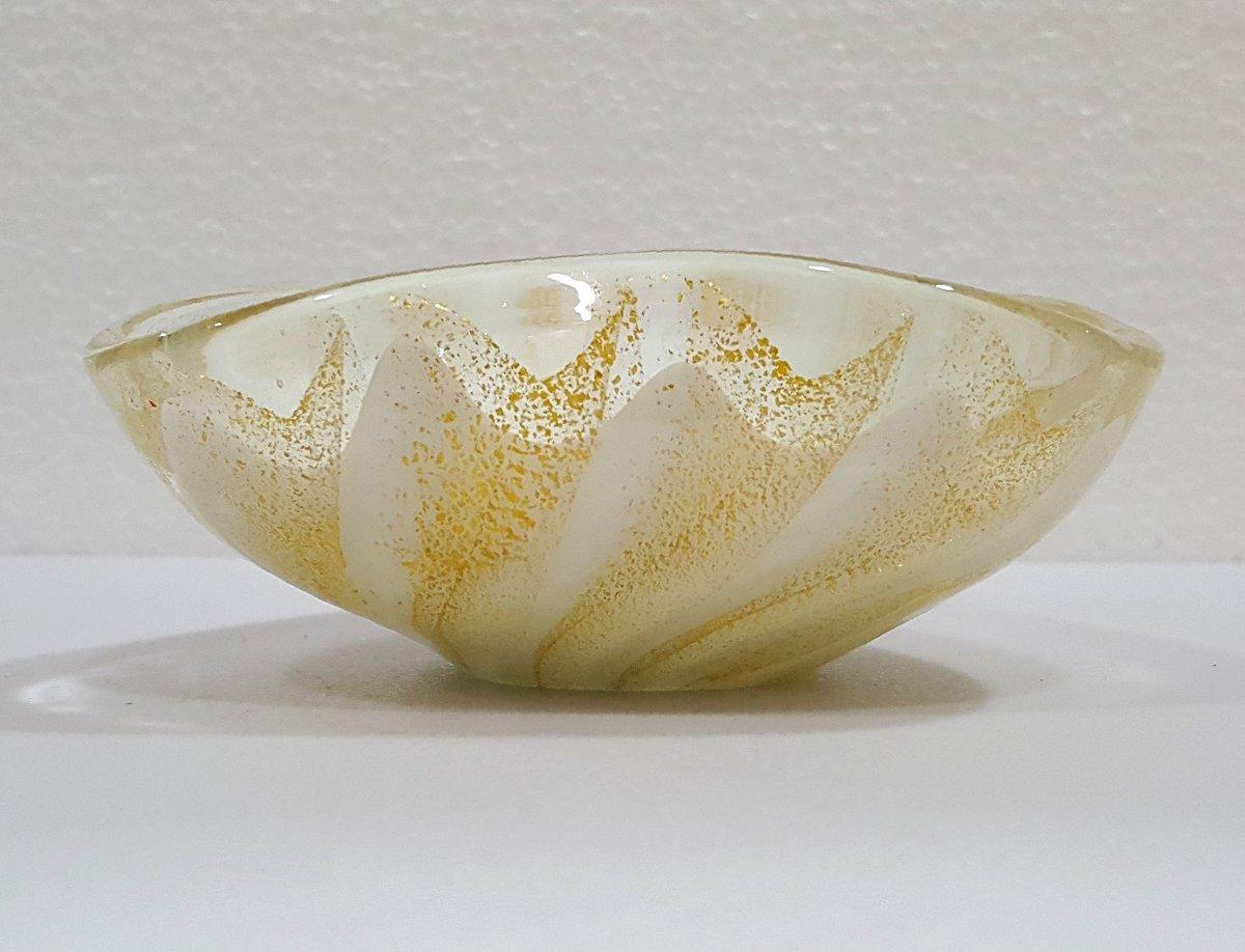 XX secolo Ciotola in vetro di Murano di Alfredo Barbini, Lattimo con Polveri d'oro - VENDITA CHIUSA in vendita