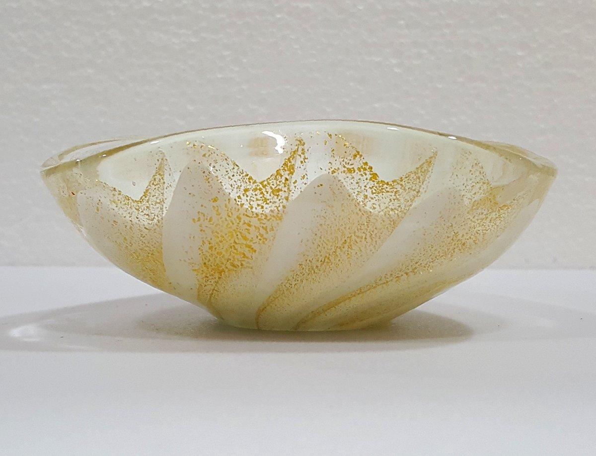 Mid-Century Modern Alfredo Barbini Murano Glass Bowl, Lattimo with Gold Polveri - vintage For Sale