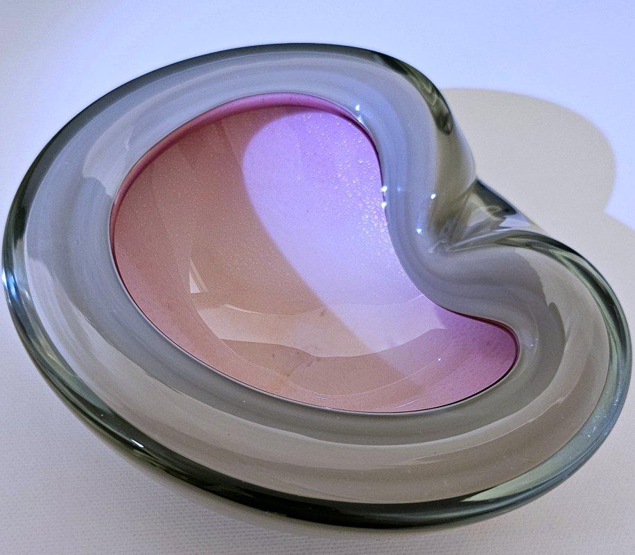 Alfredo Barbini Murano Glass Bowl, Taupe-Gray and Pink, with Gold Leaf For Sale 3