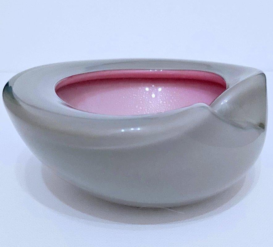 Alfredo Barbini Murano Glass Bowl, Taupe-Gray and Pink, with Gold Leaf For Sale 6