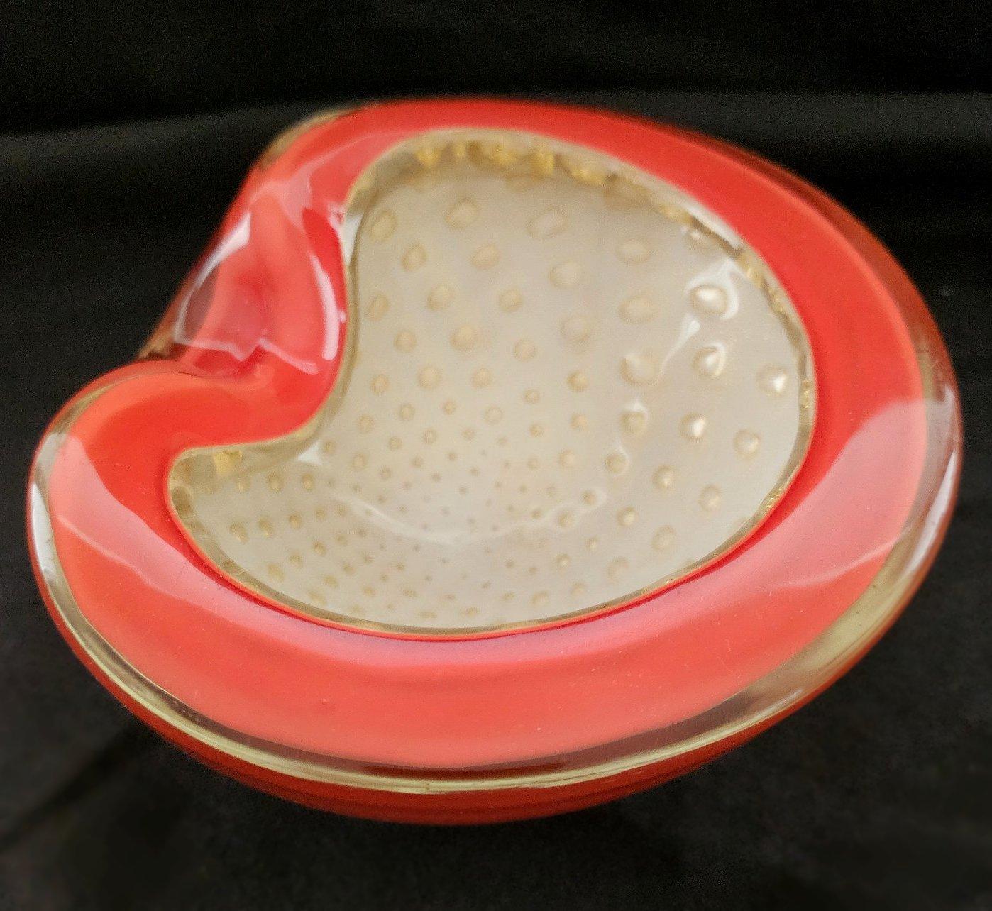 Mid-Century Modern Alfredo Barbini Murano Glass Bowl with Gold Polveri and Bullicante For Sale