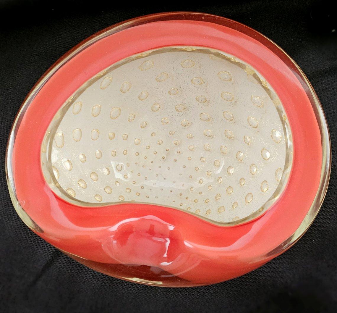 Other Alfredo Barbini Murano Glass Bowl with Gold Polveri and Bullicante For Sale