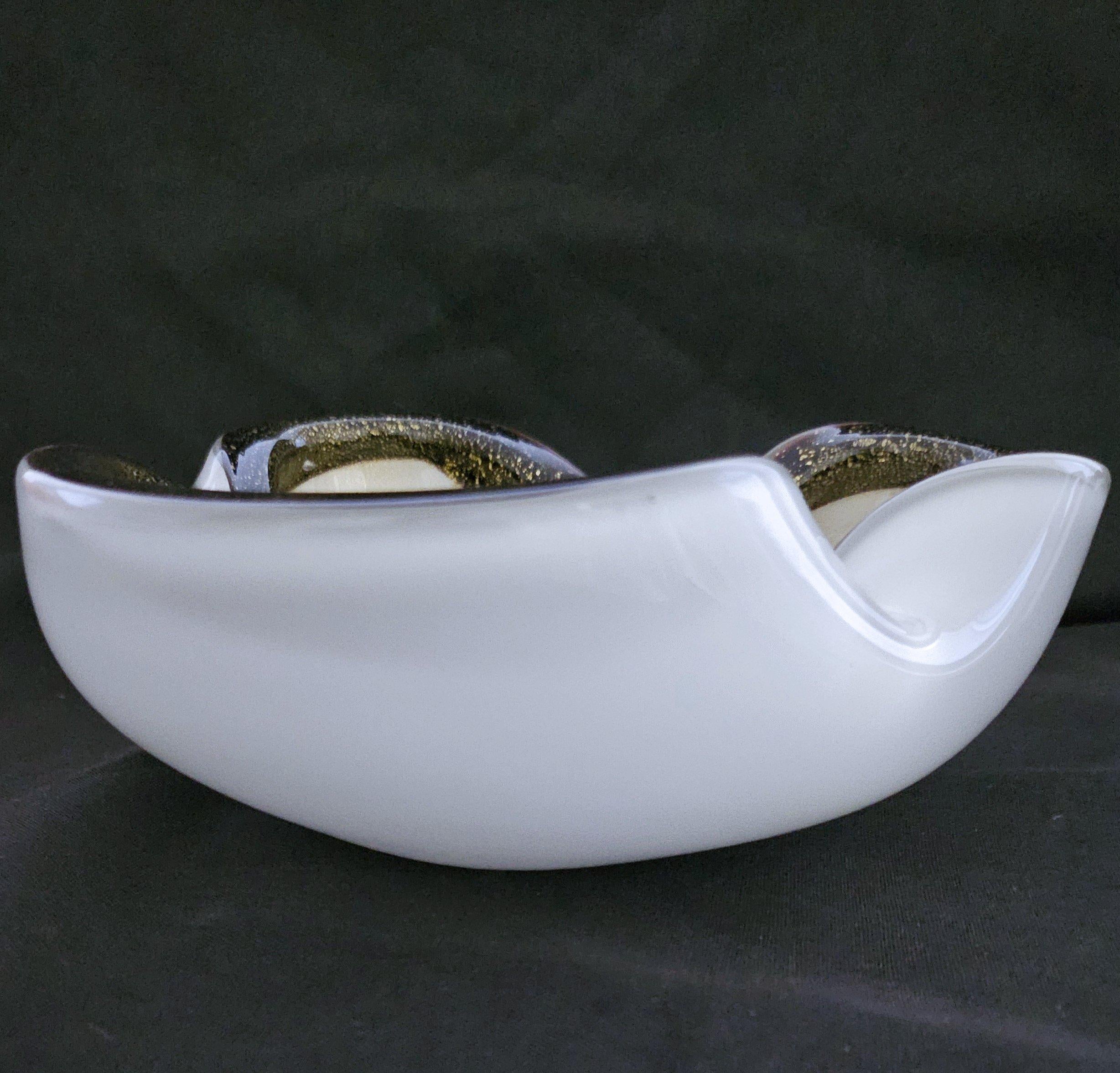 20th Century Alfredo Barbini Murano Glass Bowl with Gold Polveri / Gold Leaf - vintage
