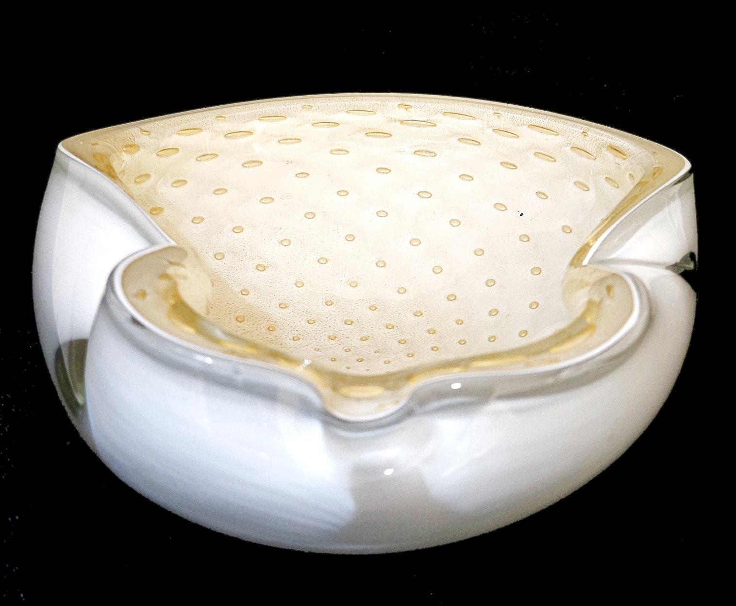 Italian Alfredo Barbini Murano Glass Bullicante Bowl/Vide Poche with Gold Polveri For Sale