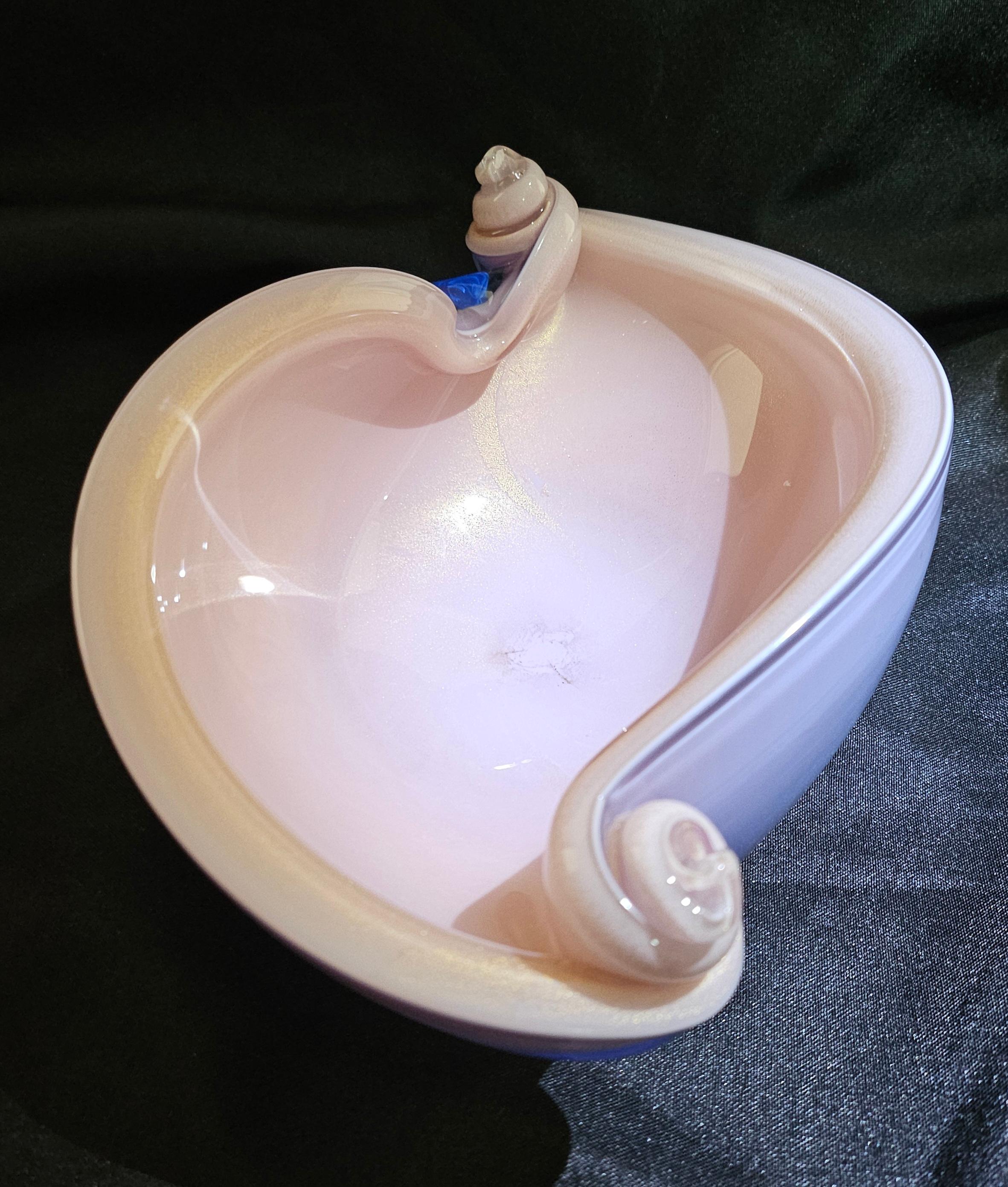 20th Century Alfredo Barbini Murano Glass Shell Bowl, Lilac & Pink with Gold Polveri For Sale