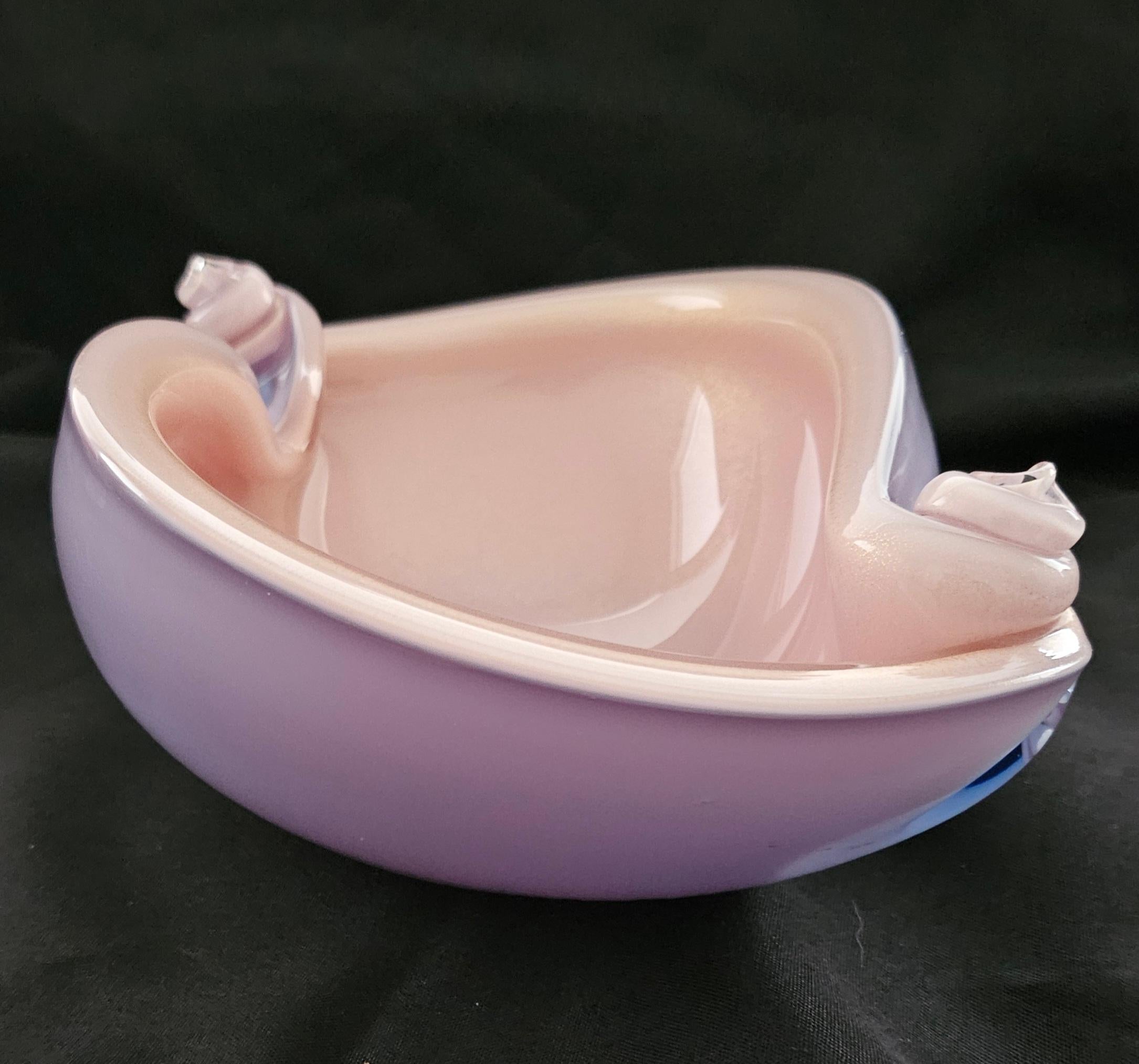 Alfredo Barbini Murano Glass Shell Bowl, Lilac & Pink with Gold Polveri For Sale 1
