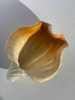 Alfredo Barbini Murano Glass Shell – Carmel & White Bullicante with Gold Flecks