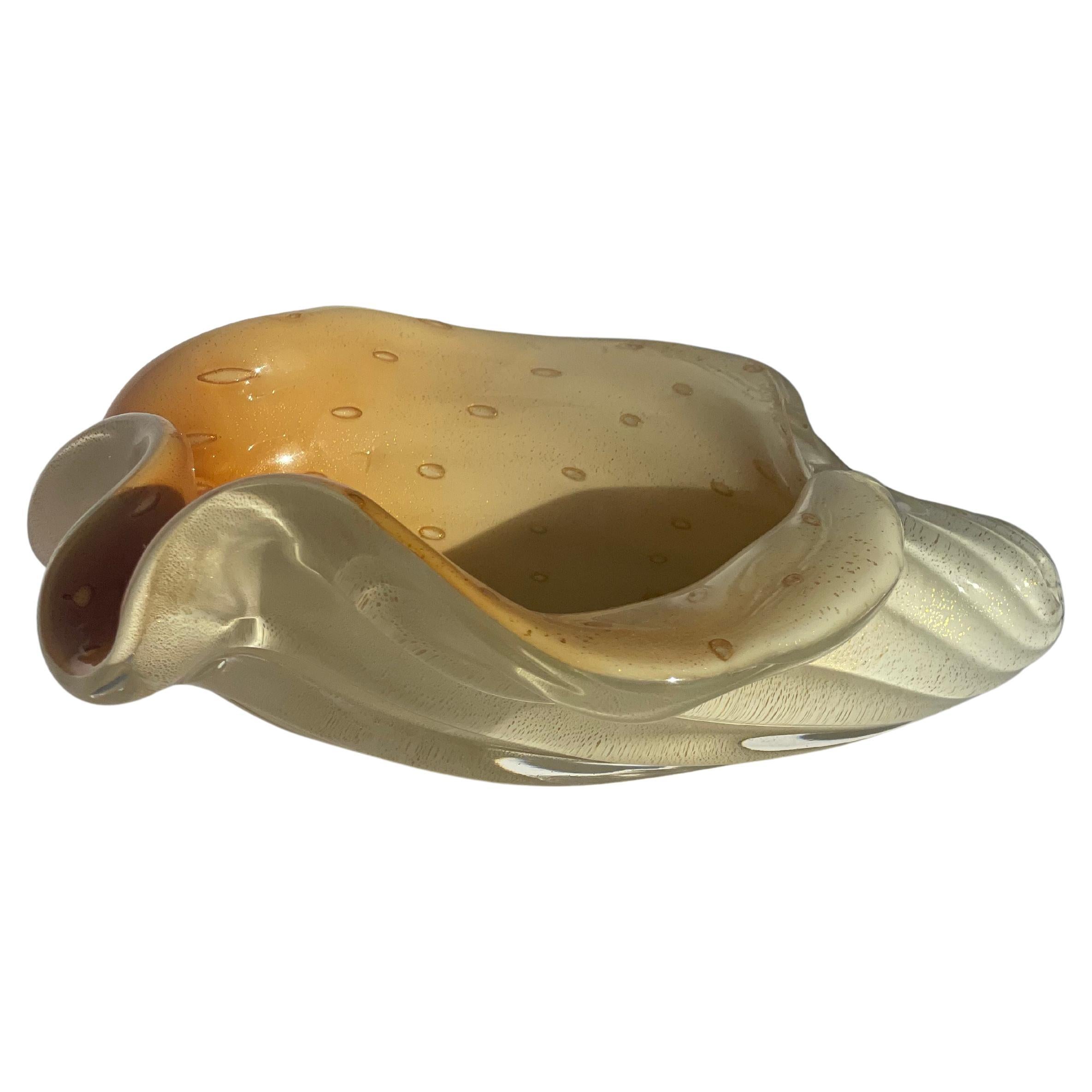 Alfredo Barbini Murano Glass Shell – Carmel & White Bullicante with Gold Flecks