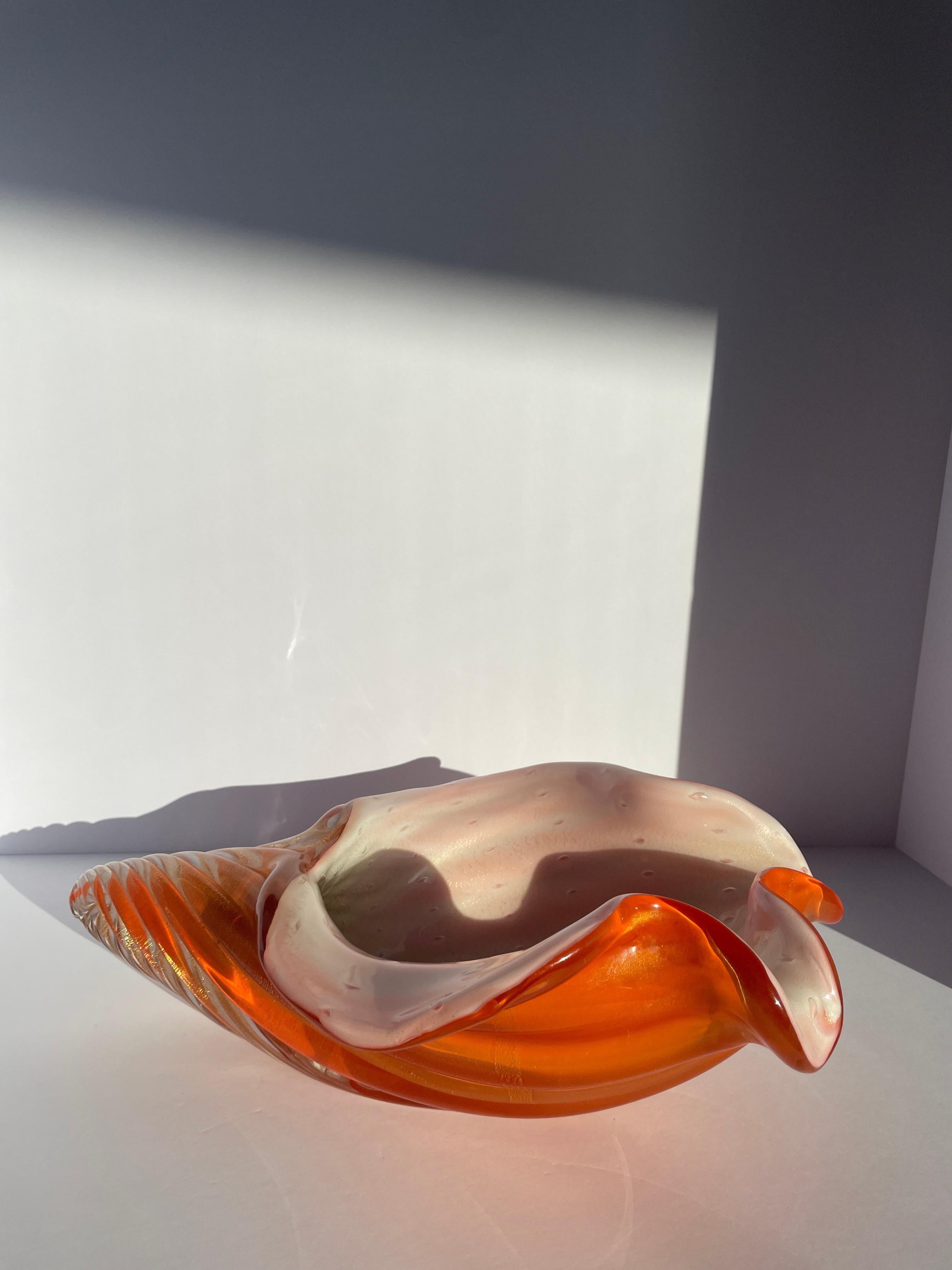Alfredo Barbini Concha de cristal de Murano Conchiglia Concha de mar Bullicante Motas doradas en venta 2