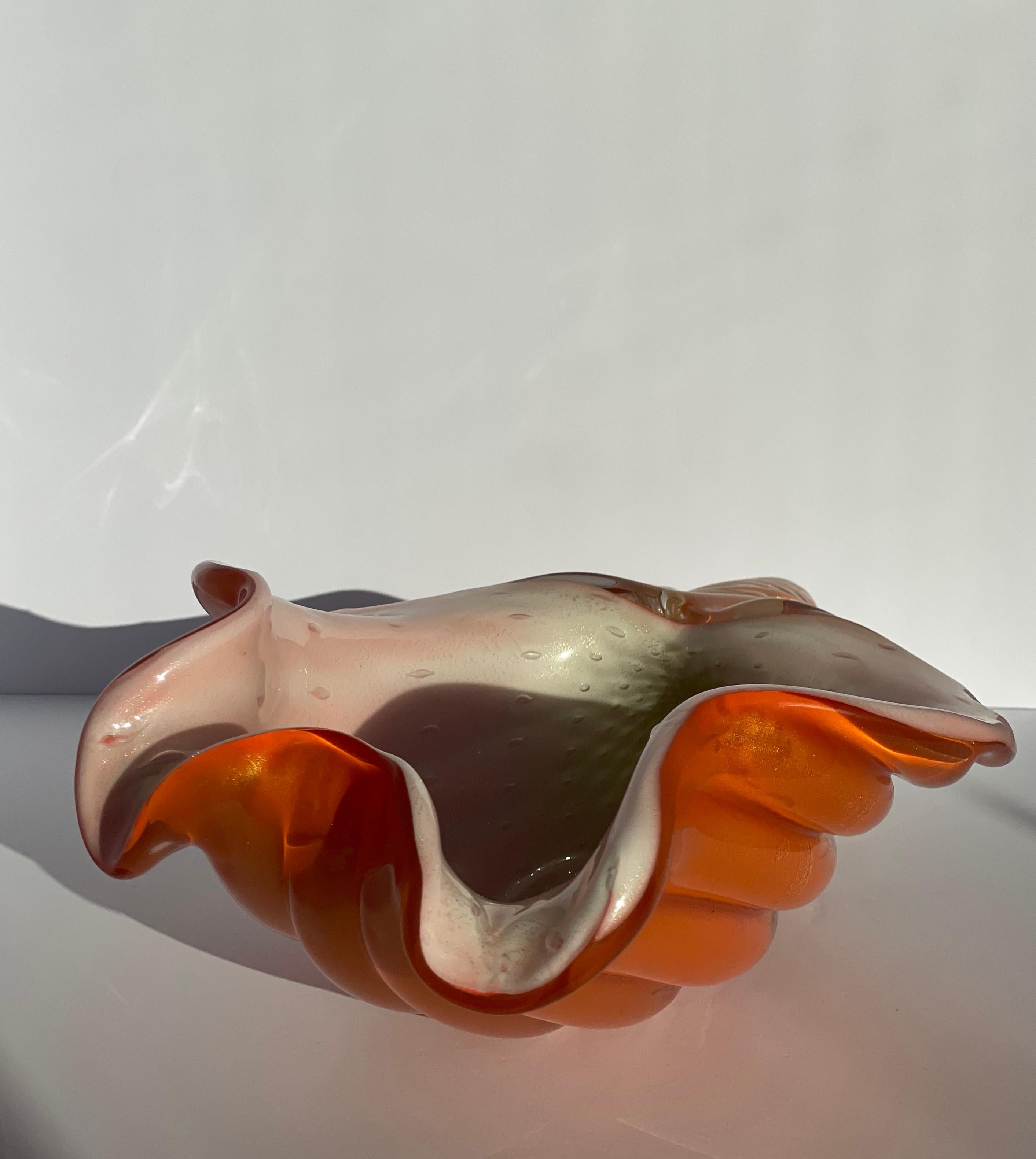 Alfredo Barbini Concha de cristal de Murano Conchiglia Concha de mar Bullicante Motas doradas en venta 3