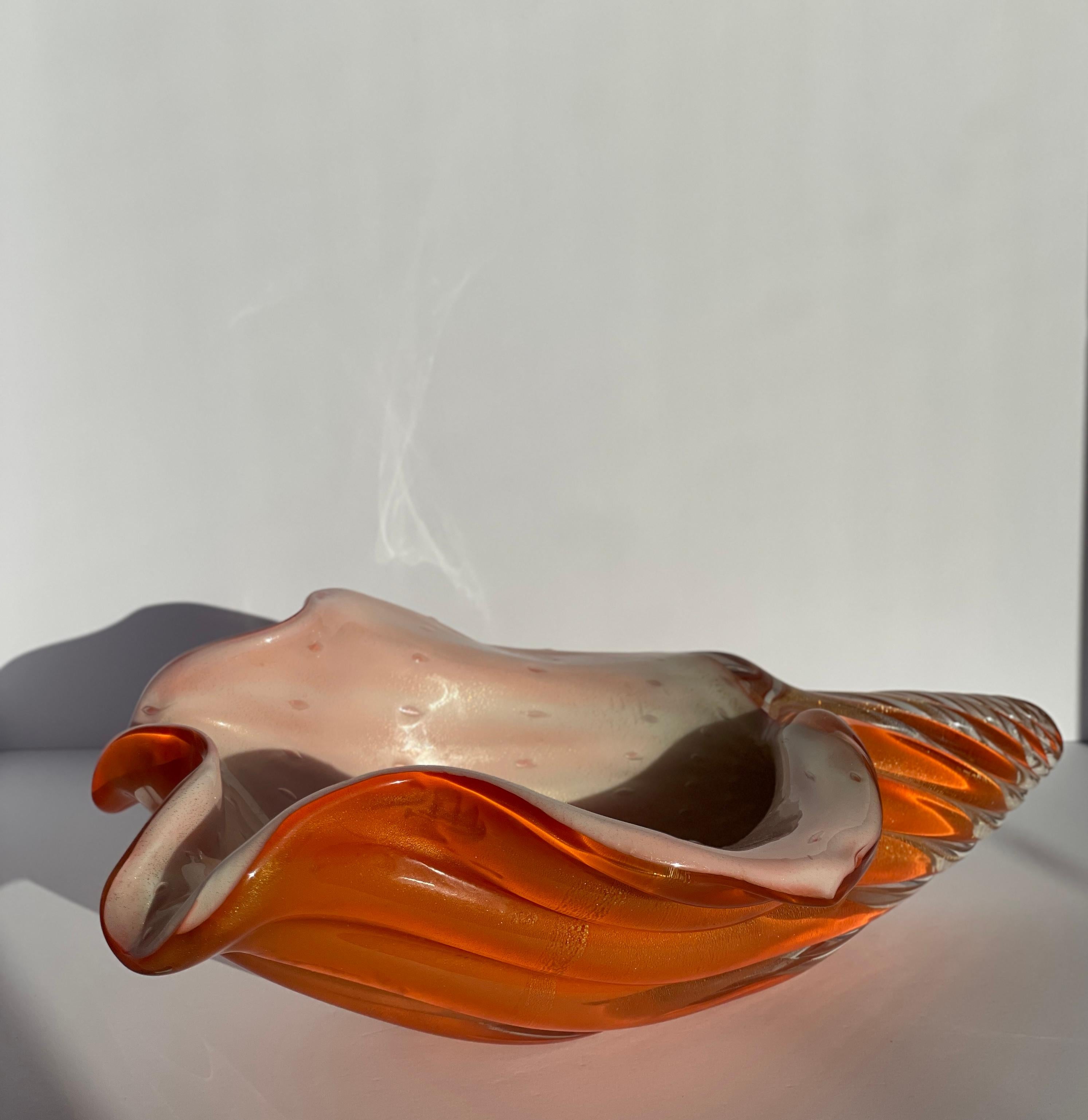 Alfredo Barbini Concha de cristal de Murano Conchiglia Concha de mar Bullicante Motas doradas en venta 4