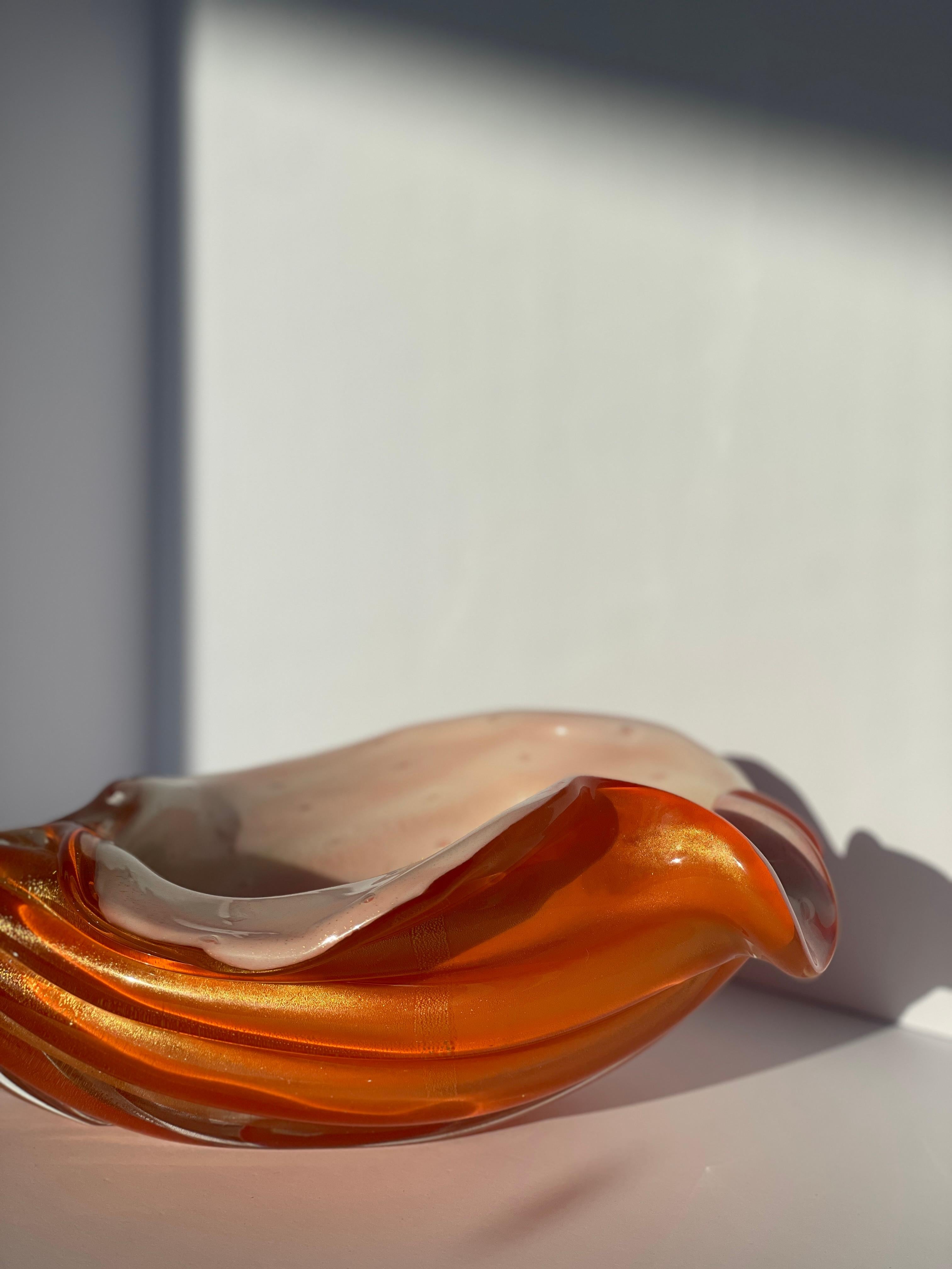 Alfredo Barbini Concha de cristal de Murano Conchiglia Concha de mar Bullicante Motas doradas en Bueno estado para la venta en Palm Beach, FL