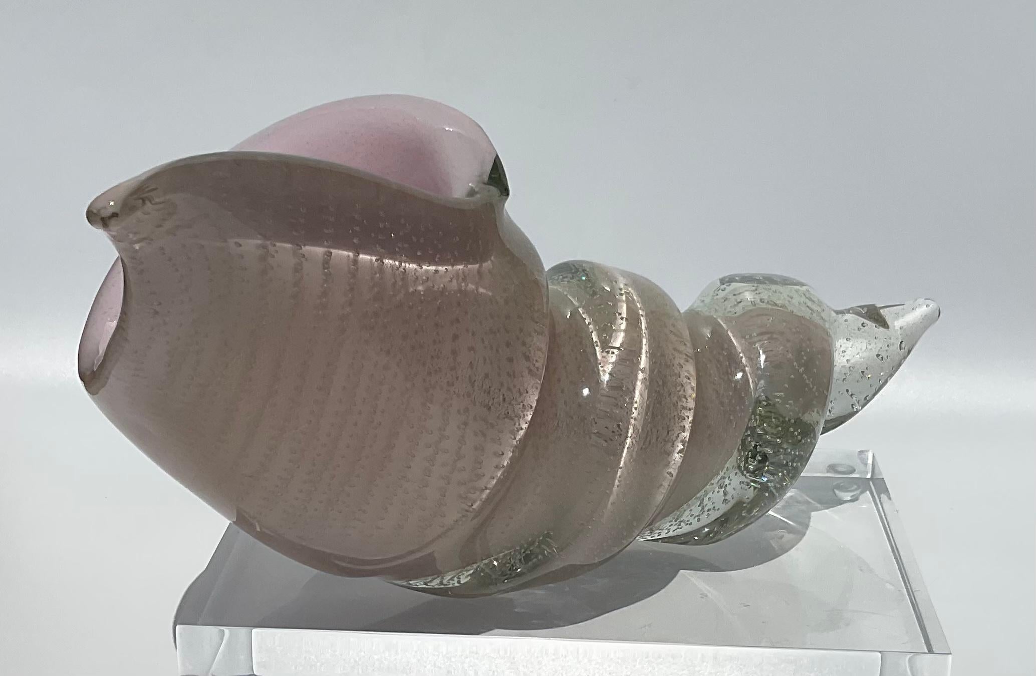 Italian Alfredo Barbini Murano Glass Shell Sculpture in Bollicine Glass with Gold For Sale