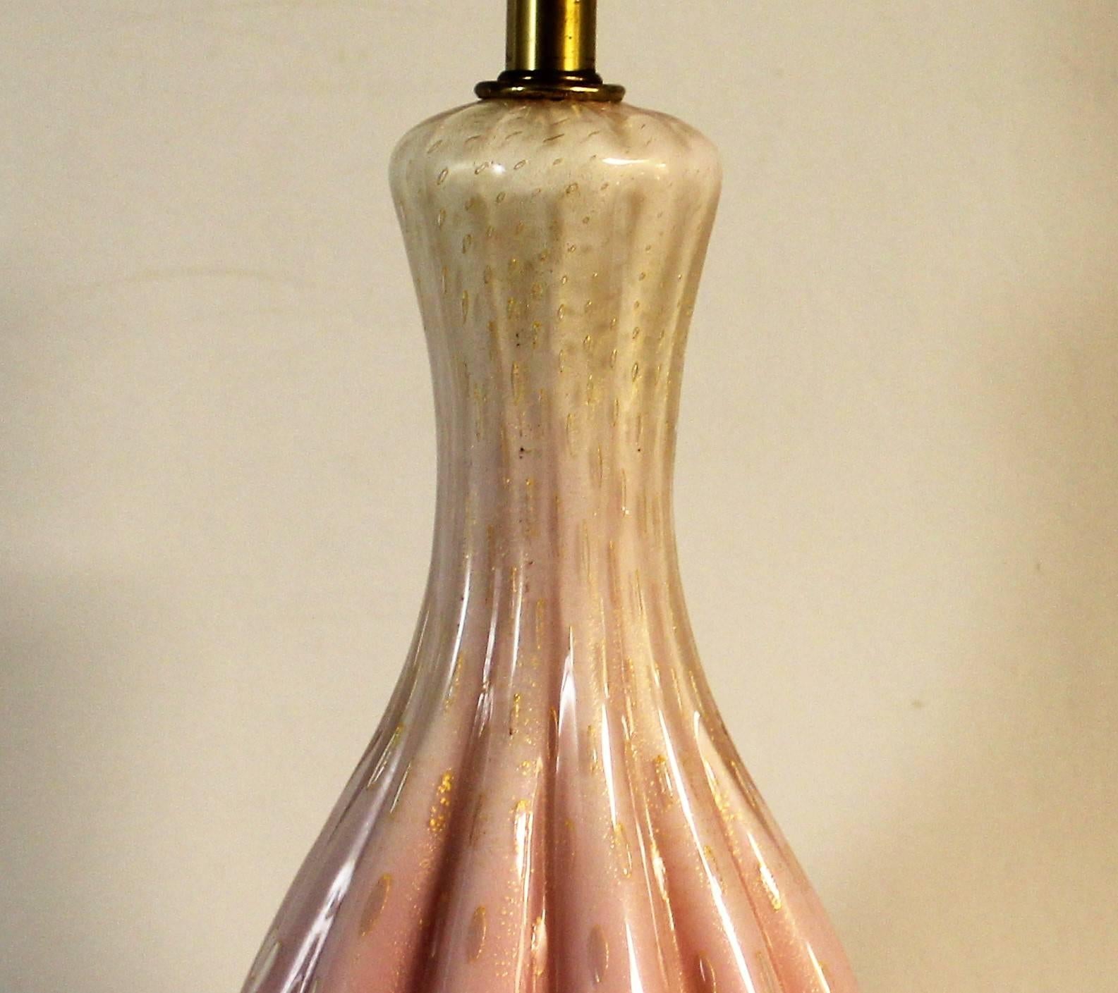 Alfredo Barbini Murano Glass Table Lamp In Excellent Condition For Sale In Hamilton, Ontario