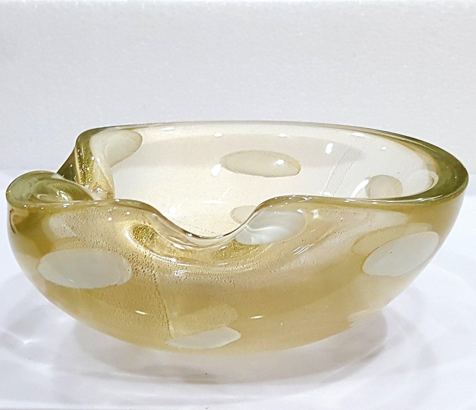 Italian Alfredo Barbini Murano Glass Bowl, Gold Polveri w/White A Pentoni (spots) For Sale