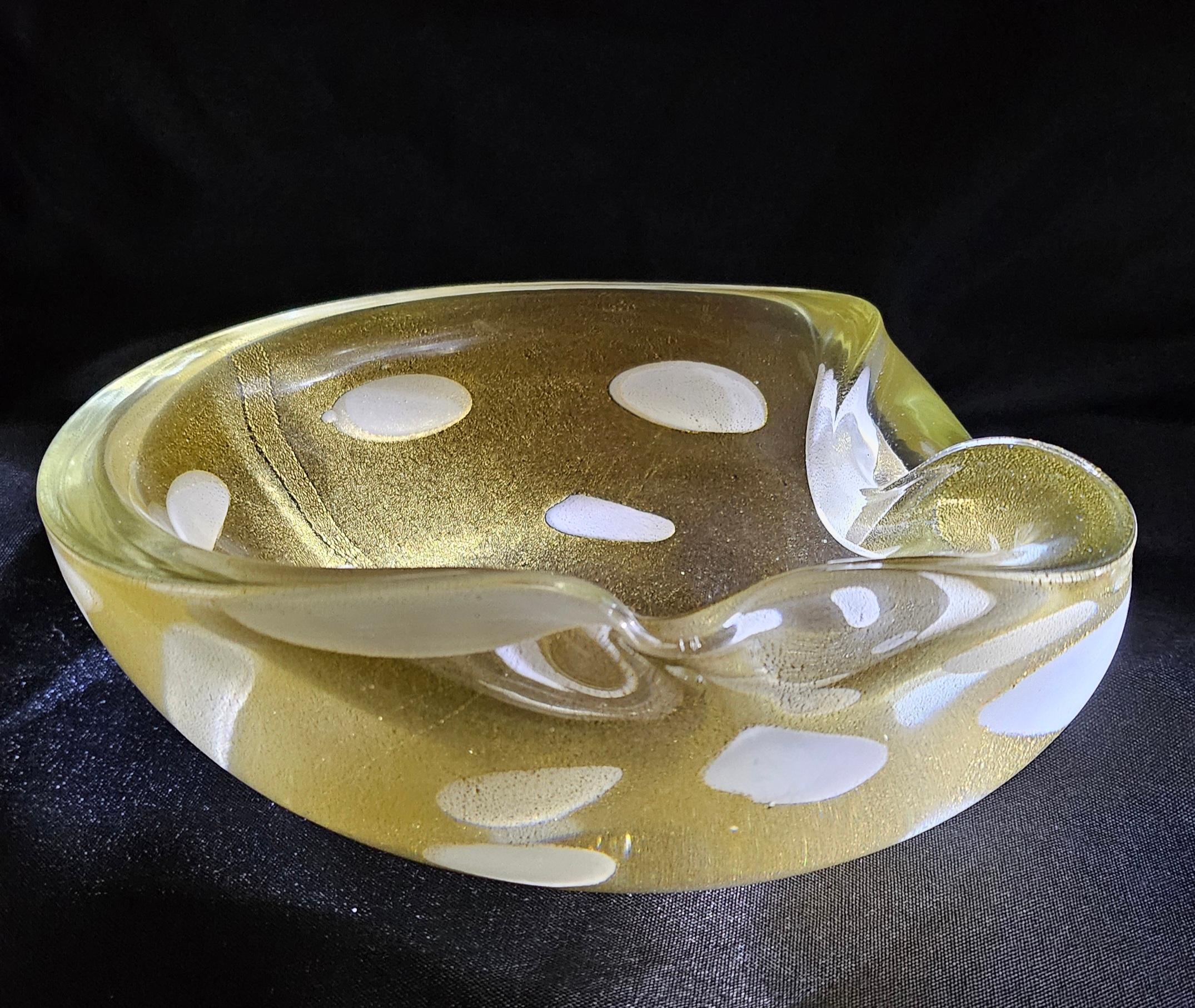 Alfredo Barbini Murano Glass Bowl, Gold Polveri w/White A Pentoni (spots) For Sale 7