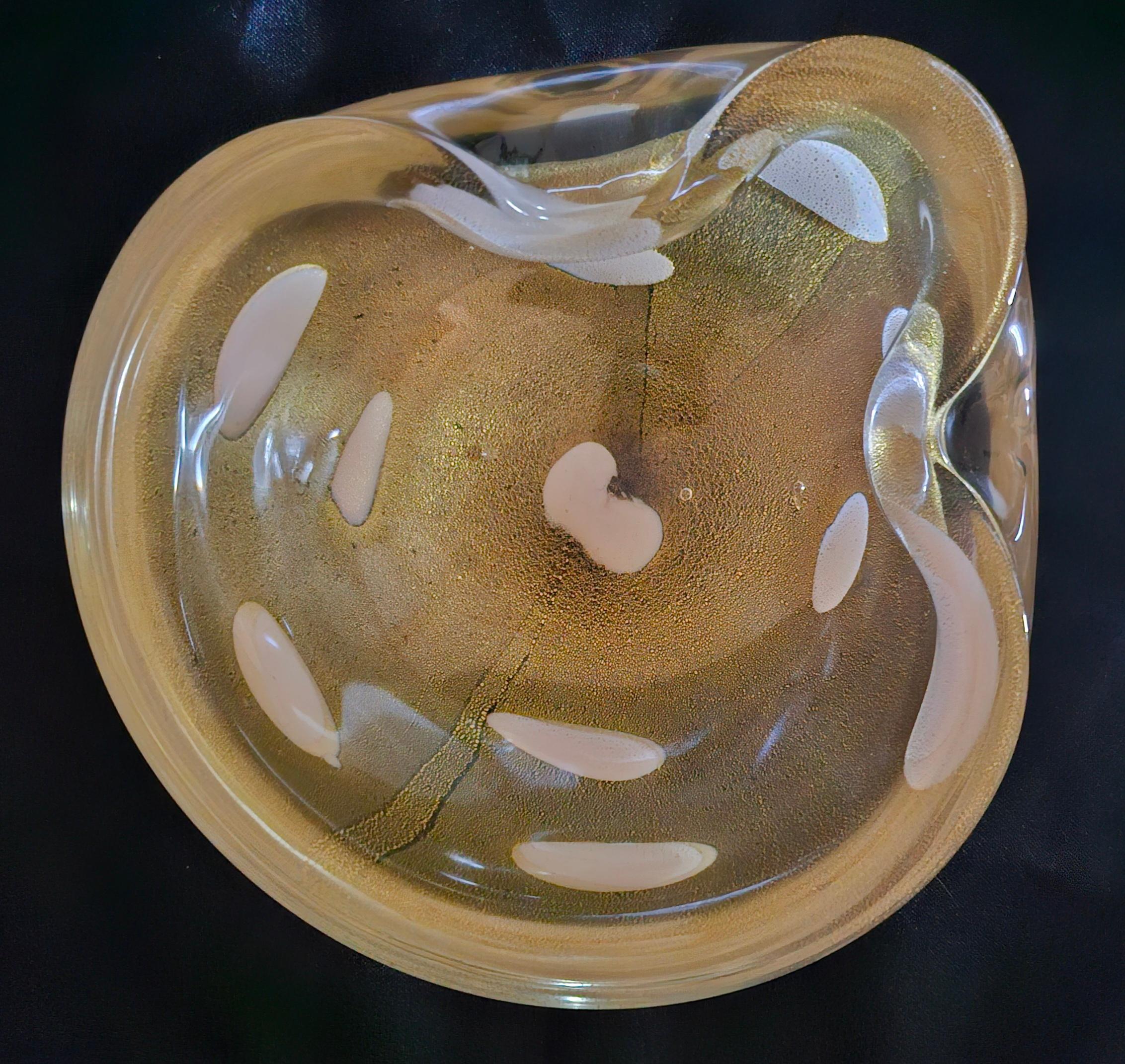 Alfredo Barbini Murano Glass Bowl, Gold Polveri w/White A Pentoni (spots) For Sale 6