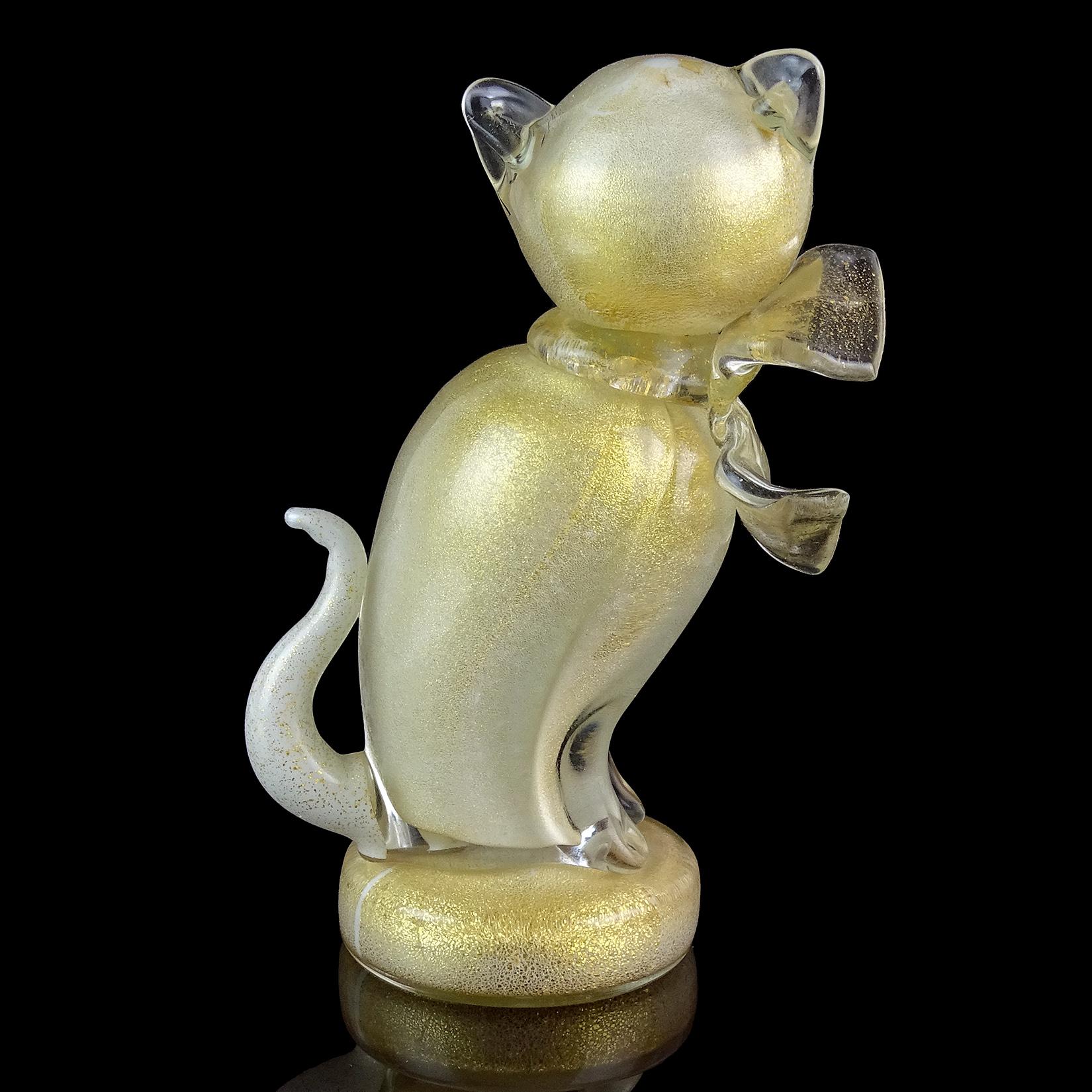 Mid-Century Modern Alfredo Barbini Murano Gold Flecks Italian Art Glass Kitty Cat Sculpture Figure For Sale