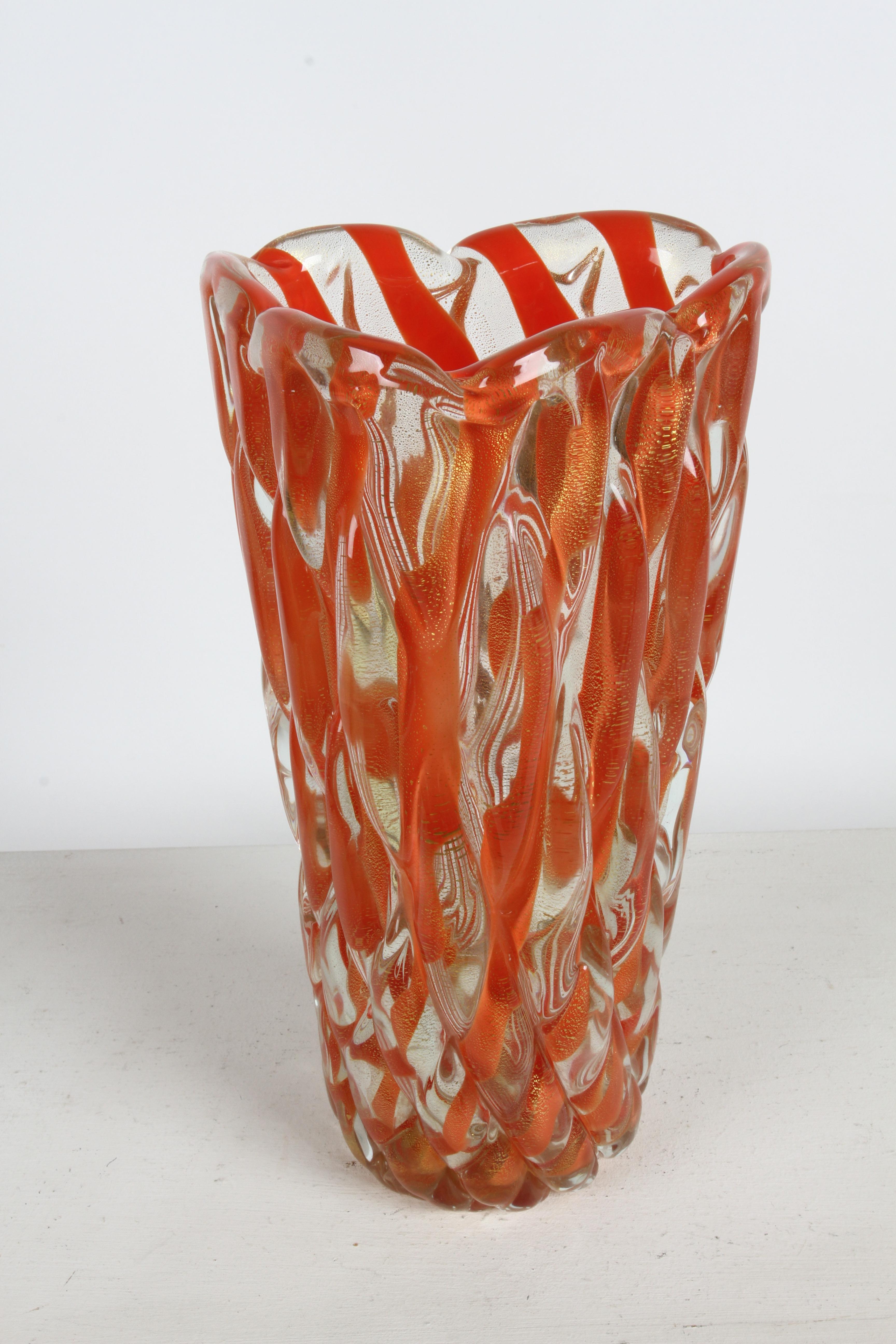 Alfredo Barbini Murano Italian Art Glass Ribbed 'Corallo Oro' Vase w/ Gold Fleck For Sale 5