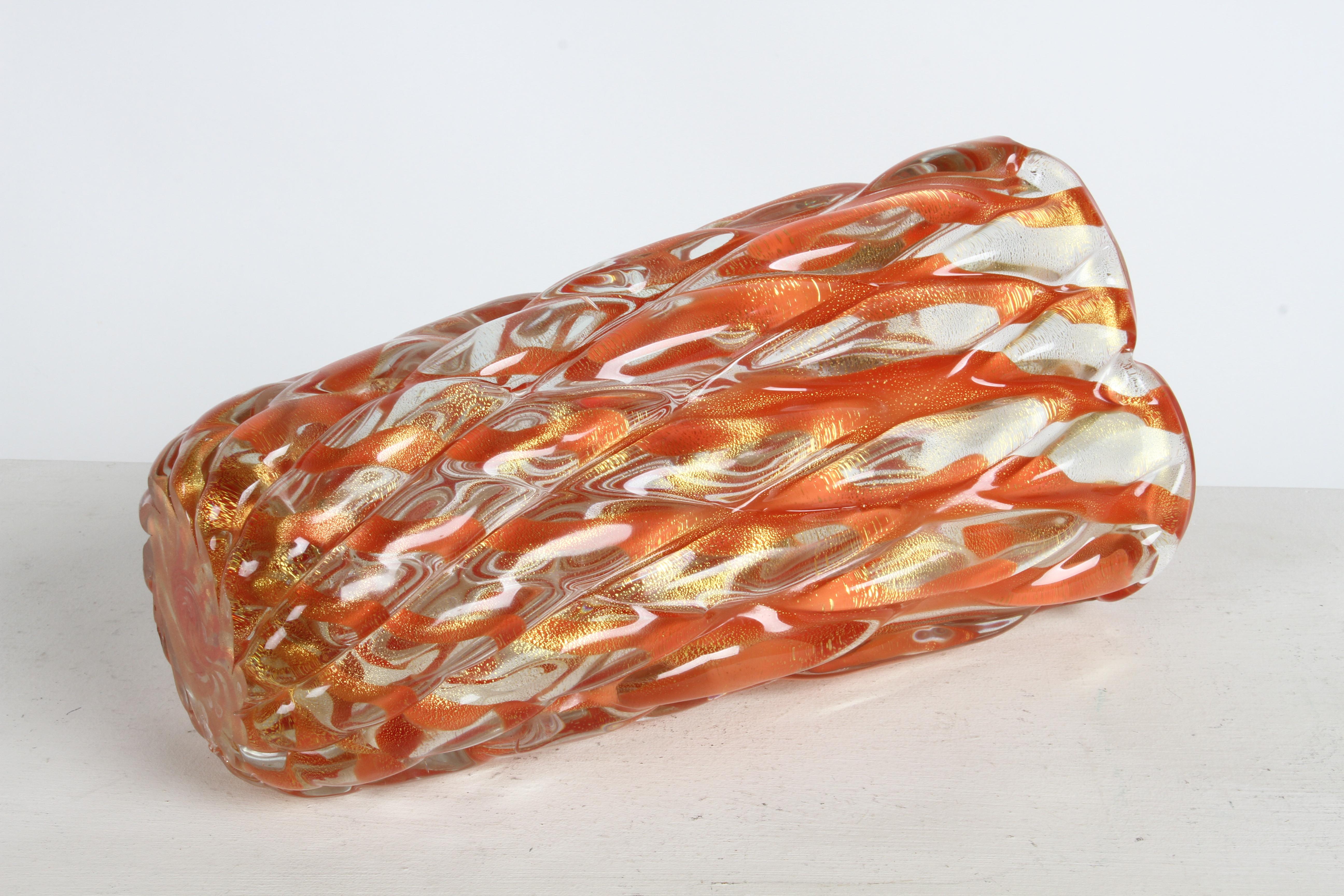 Alfredo Barbini Murano Italian Art Glass Ribbed 'Corallo Oro' Vase w/ Gold Fleck For Sale 6
