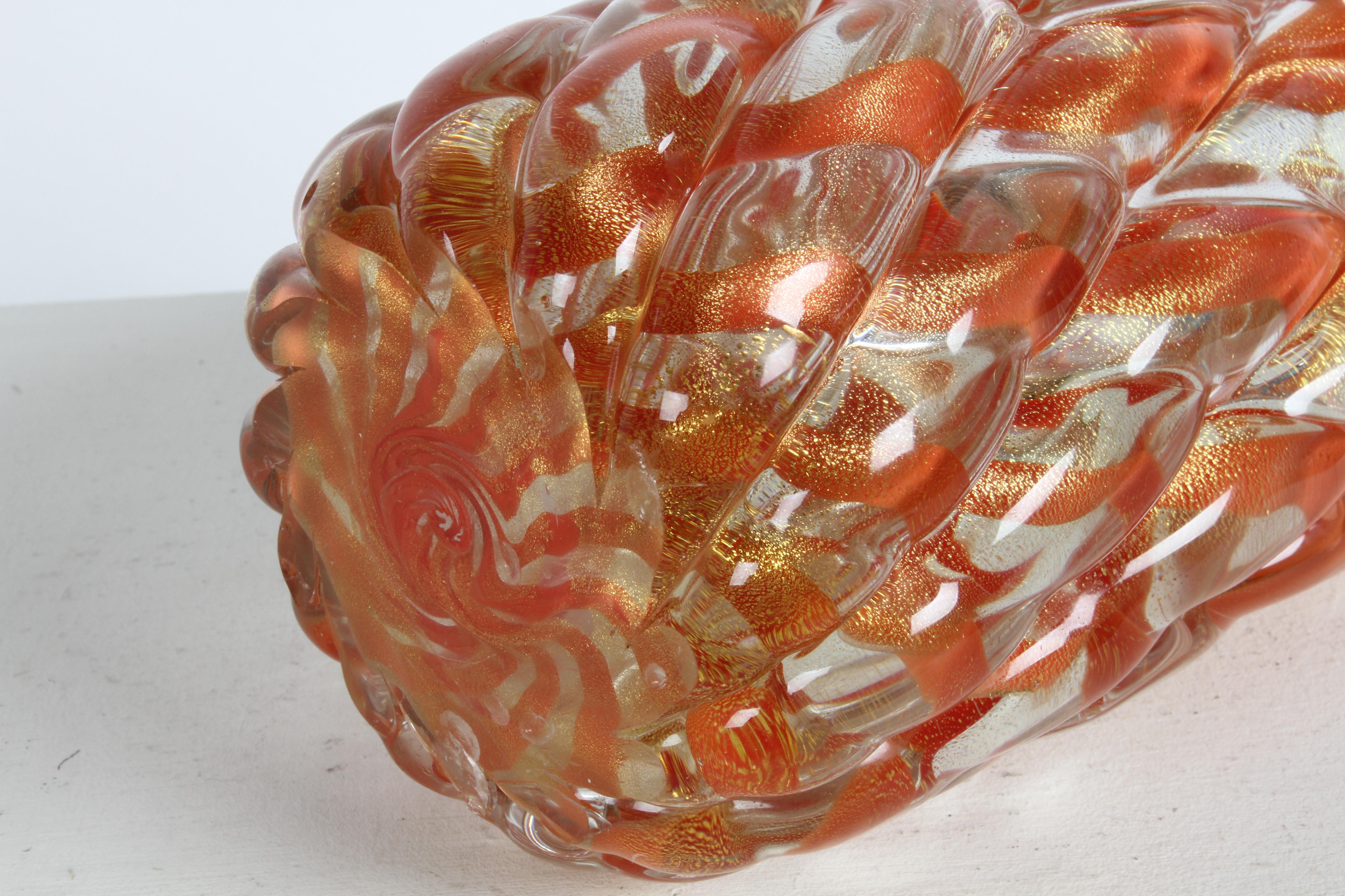 Alfredo Barbini Murano Italian Art Glass Ribbed 'Corallo Oro' Vase w/ Gold Fleck For Sale 7