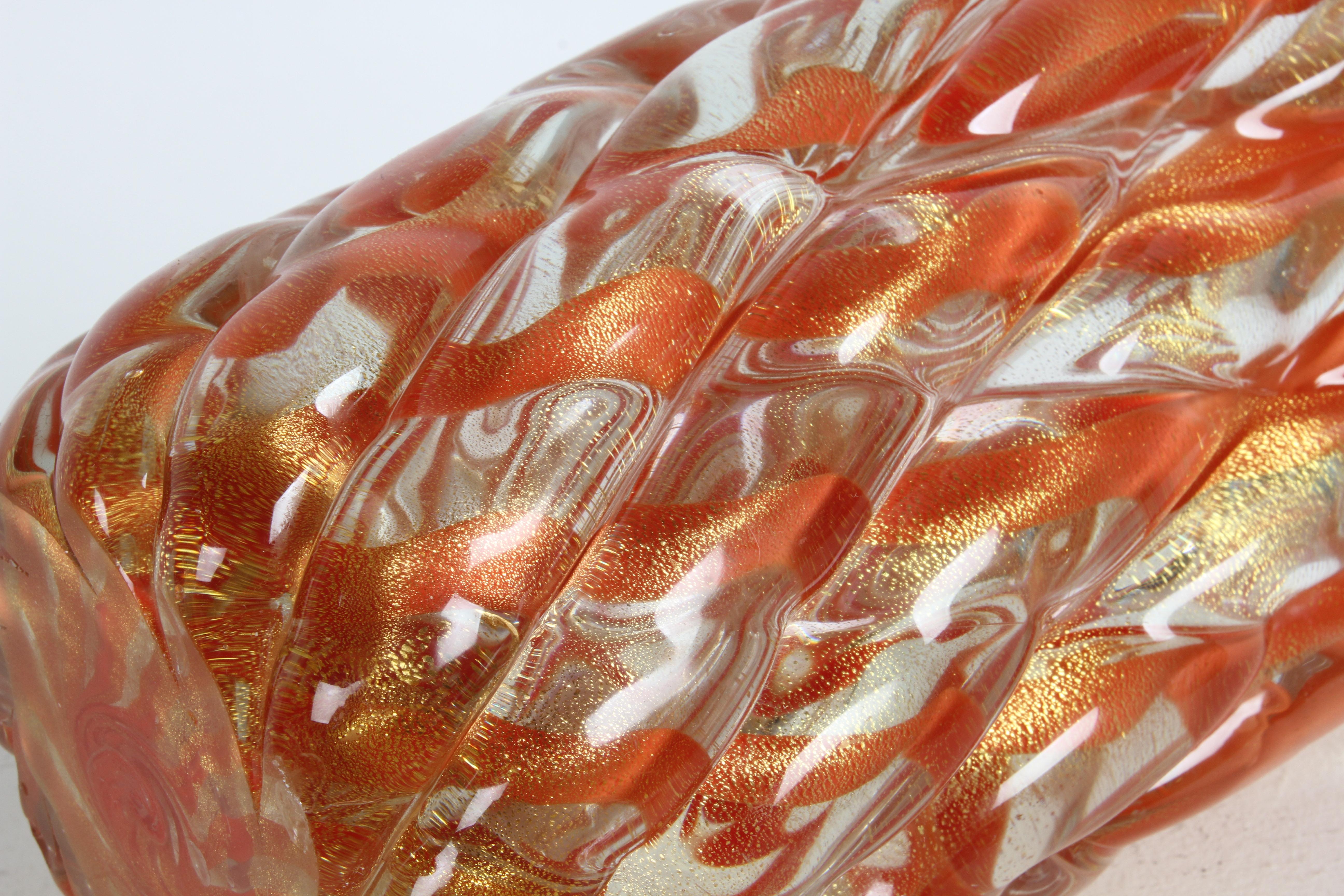 Alfredo Barbini Murano Italian Art Glass Ribbed 'Corallo Oro' Vase w/ Gold Fleck For Sale 8