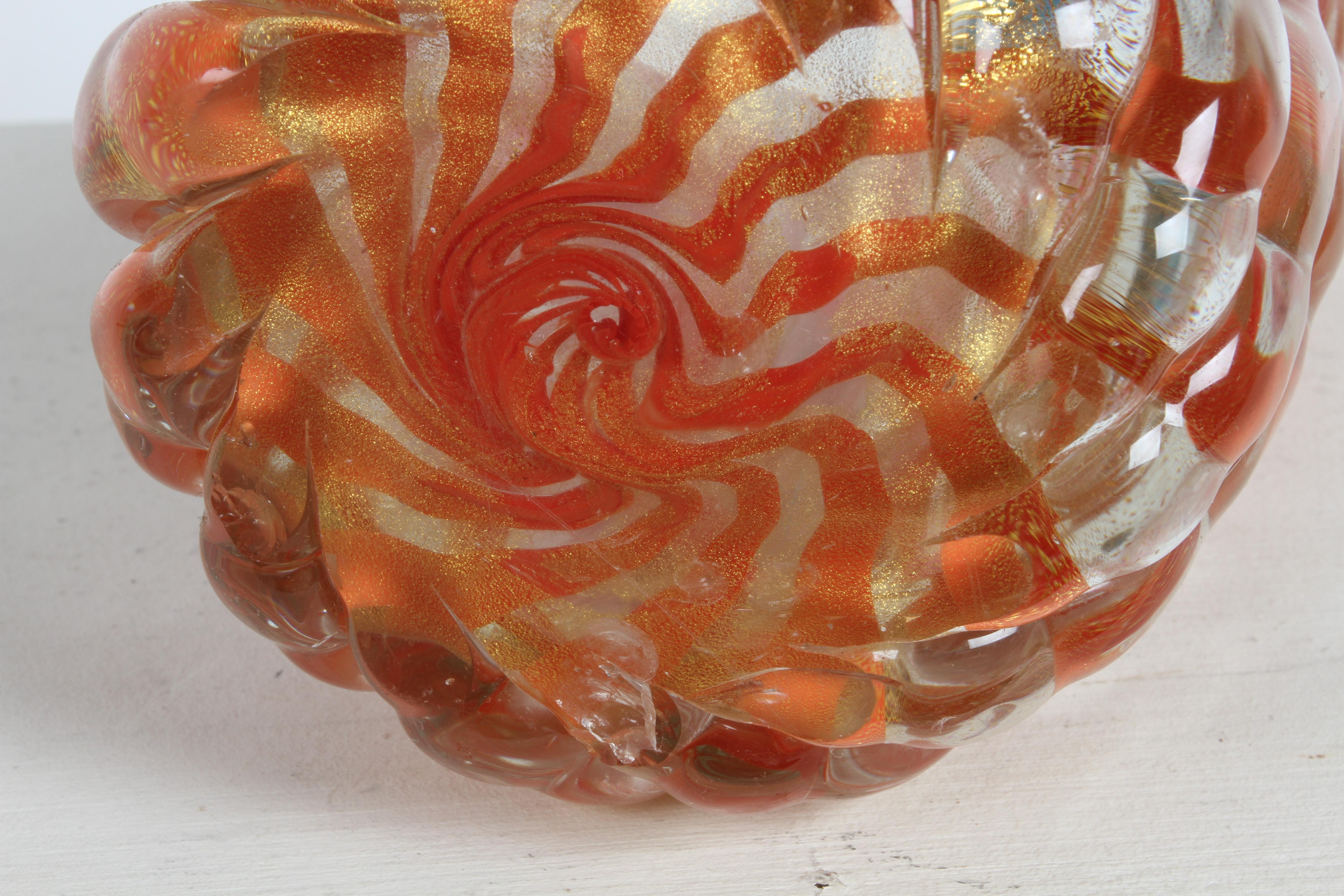 Alfredo Barbini Murano Italian Art Glass Ribbed 'Corallo Oro' Vase w/ Gold Fleck For Sale 9
