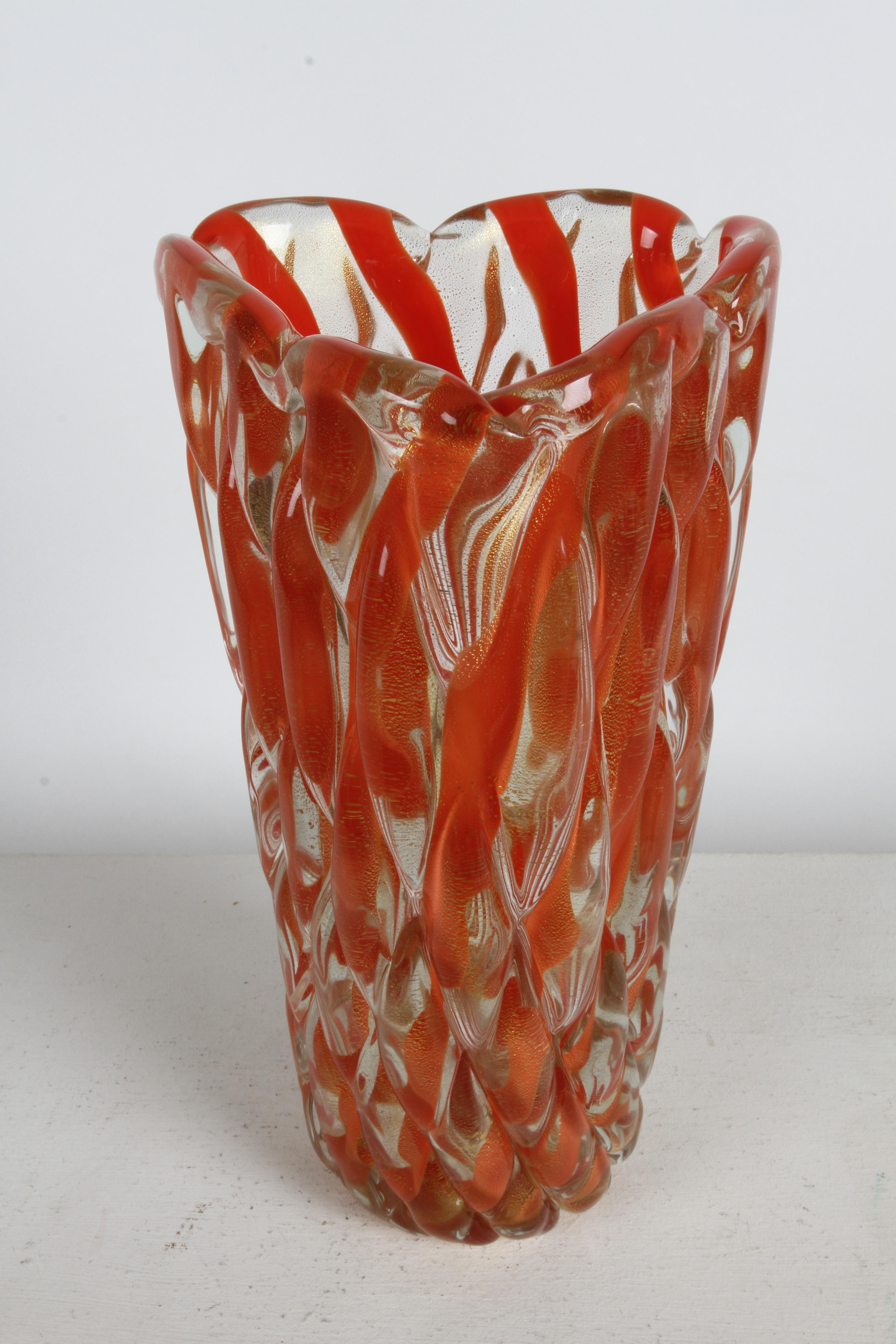 Mid-20th Century Alfredo Barbini Murano Italian Art Glass Ribbed 'Corallo Oro' Vase w/ Gold Fleck For Sale