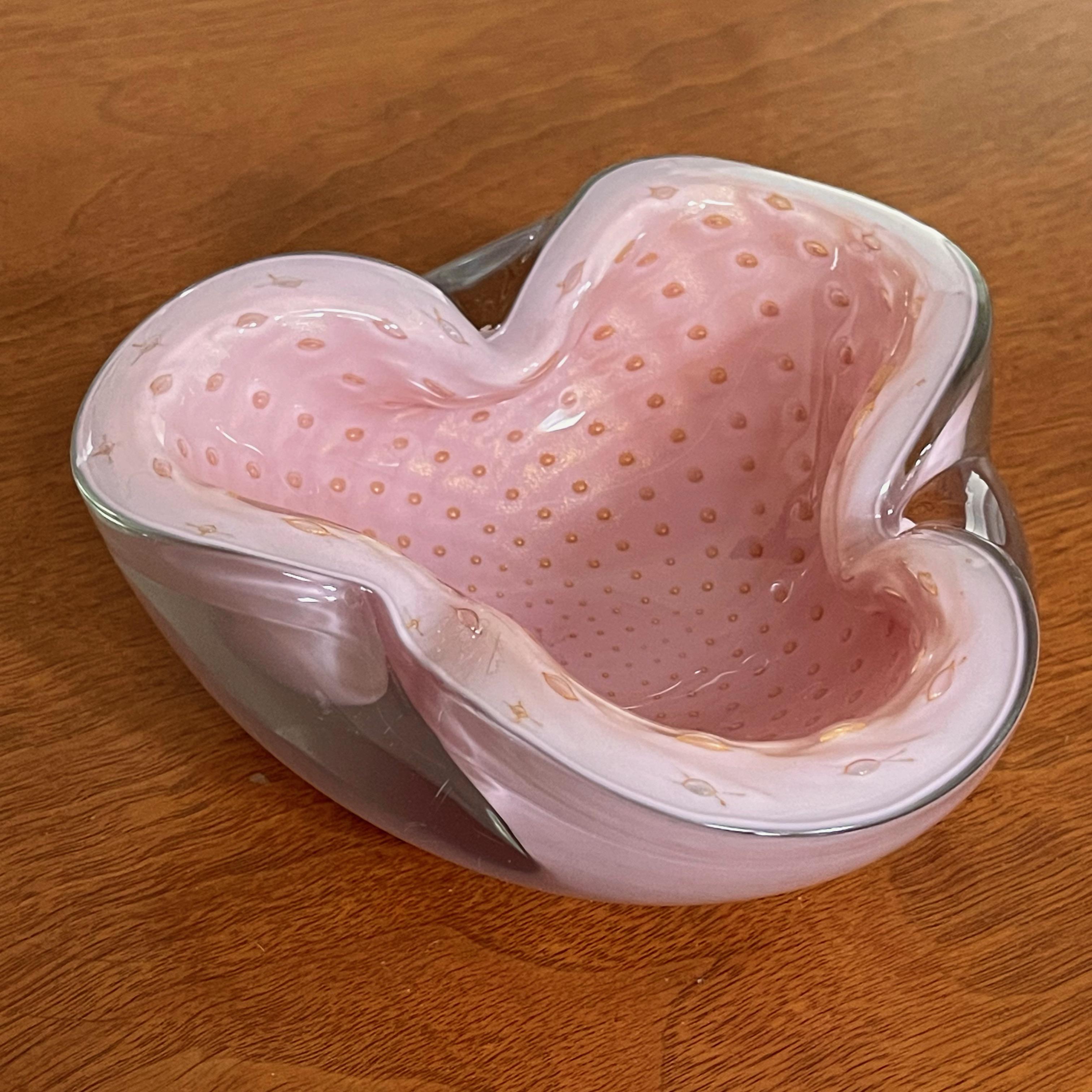 Mid-Century Modern Alfredo Barbini Murano Pink and Gold Bullicante Bowl Cased Glass For Sale