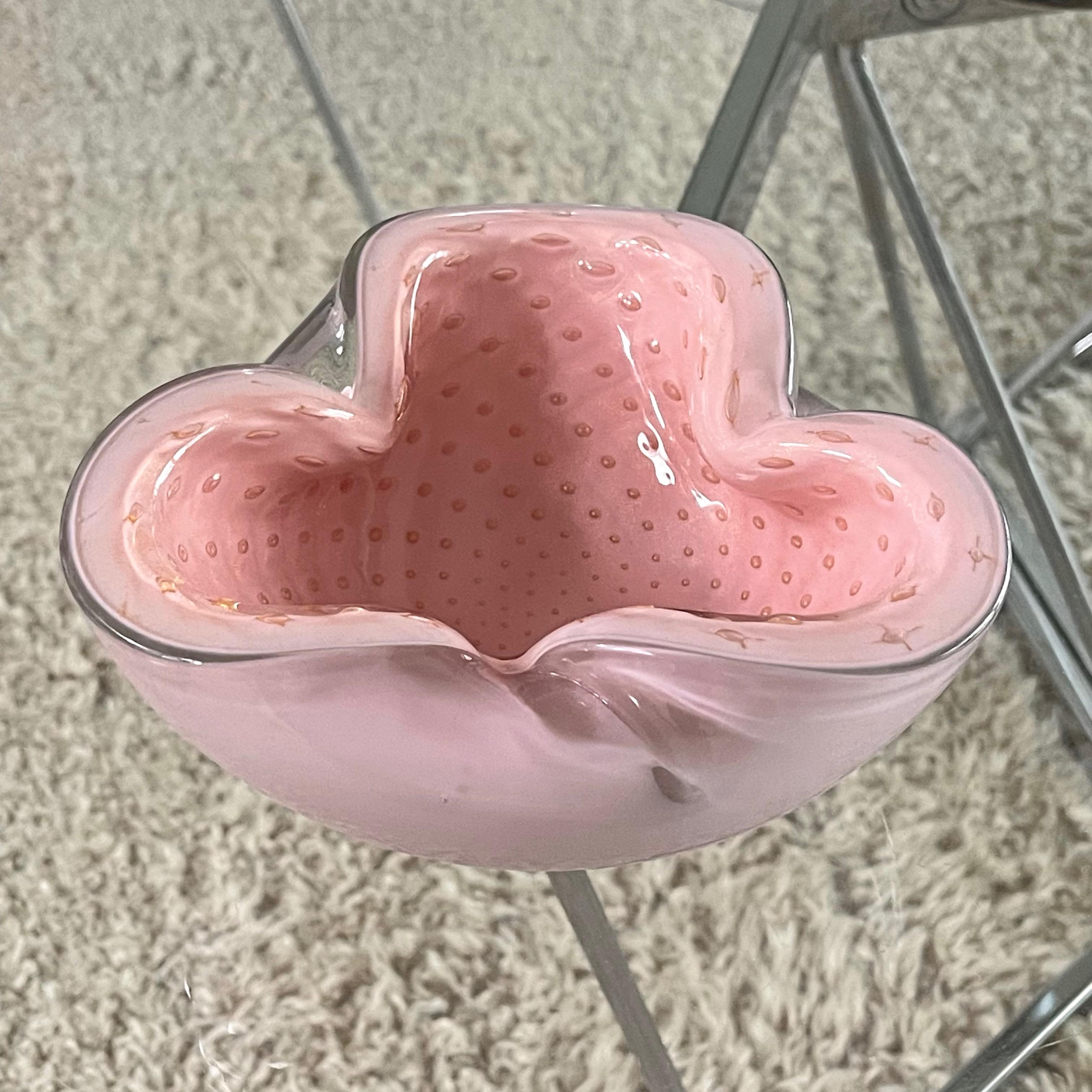 Mid-20th Century Alfredo Barbini Murano Pink and Gold Bullicante Bowl Cased Glass For Sale